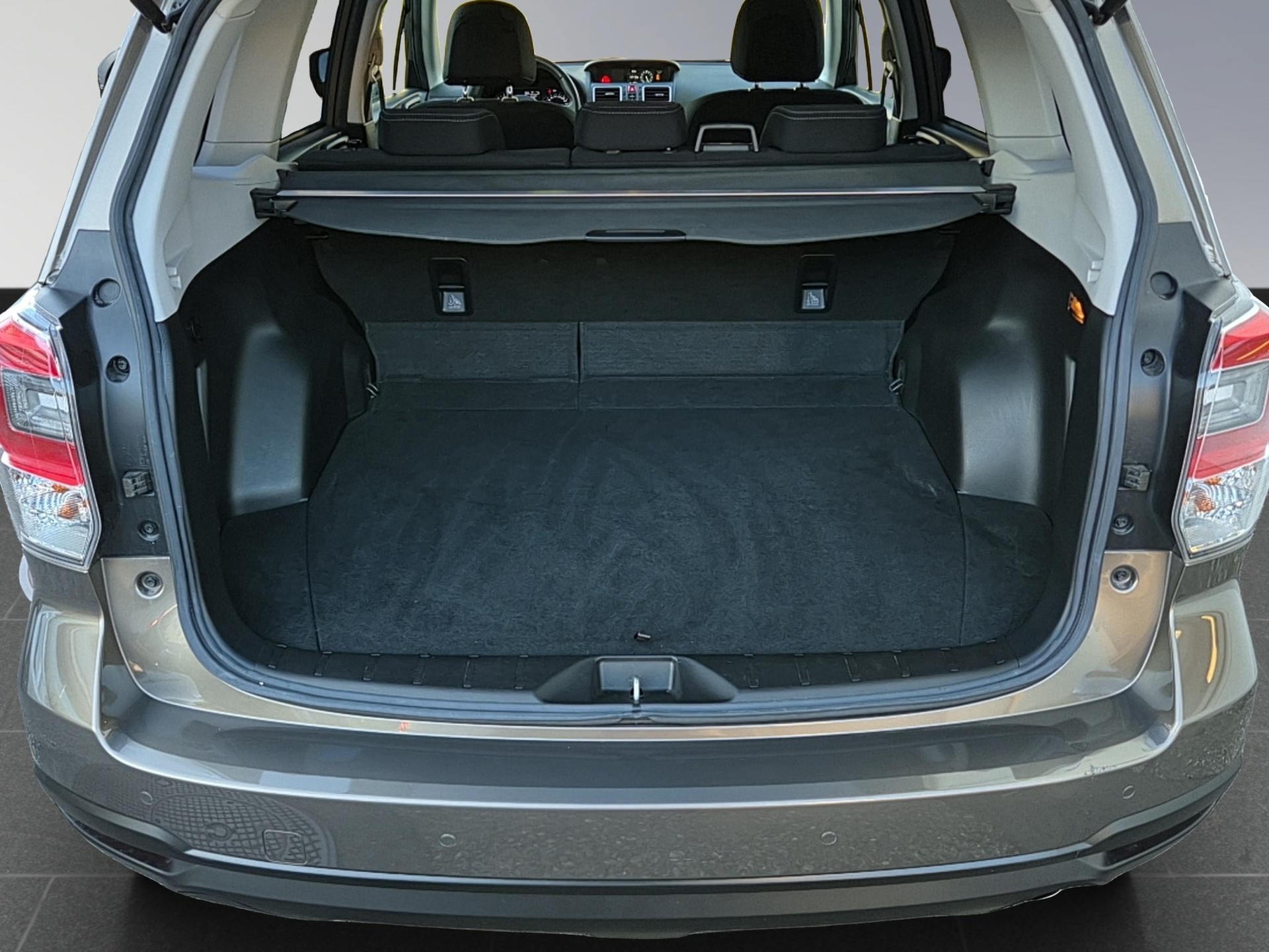 SUBARU Forester Station 2.0 Swiss Plus-image-17