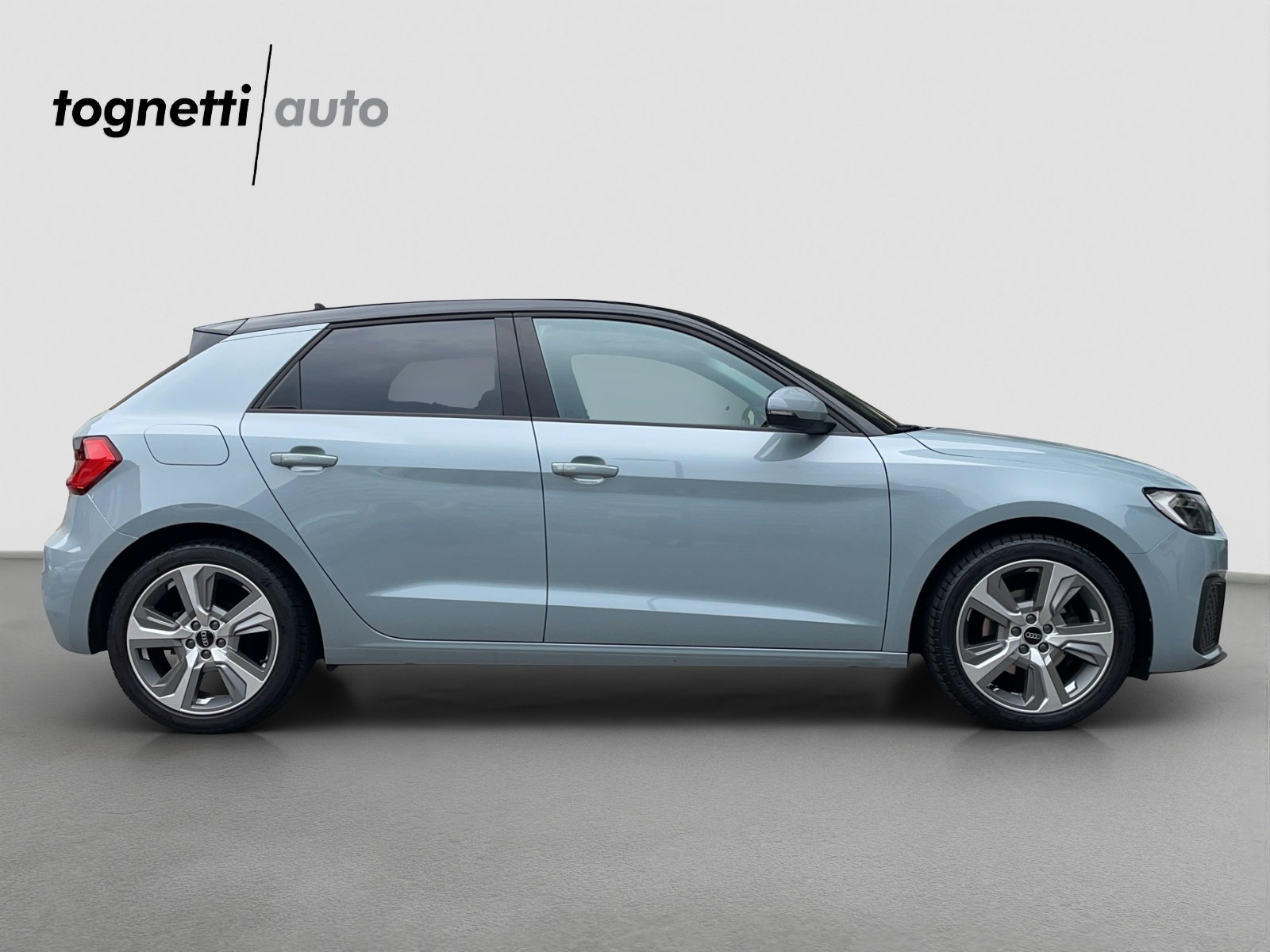 AUDI A1 Sportback 30 TFSI Attraction S-tronic-image-2