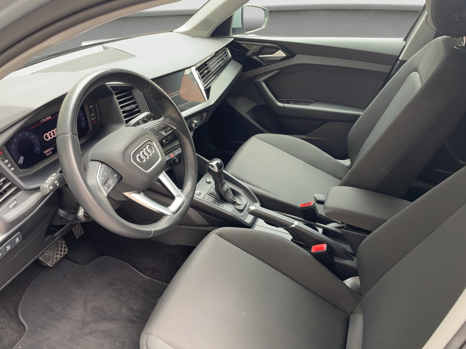 AUDI A1 Sportback 30 TFSI Attraction S-tronic-image-7