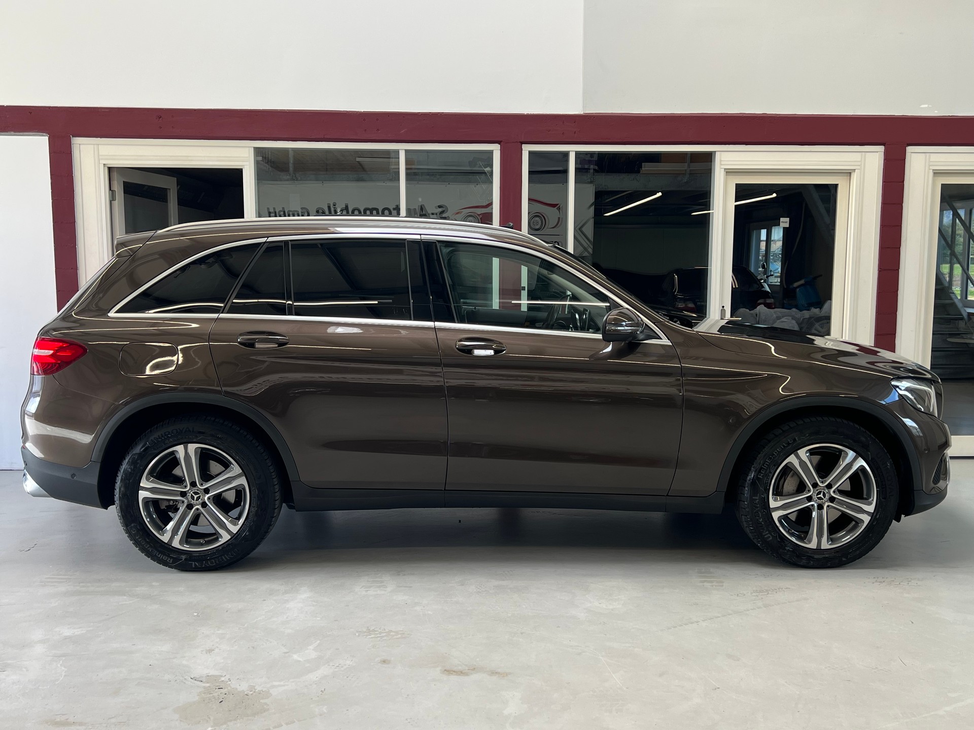 MERCEDES-BENZ GLC 250 Exclusive 4Matic 9G-Tronic-image-9