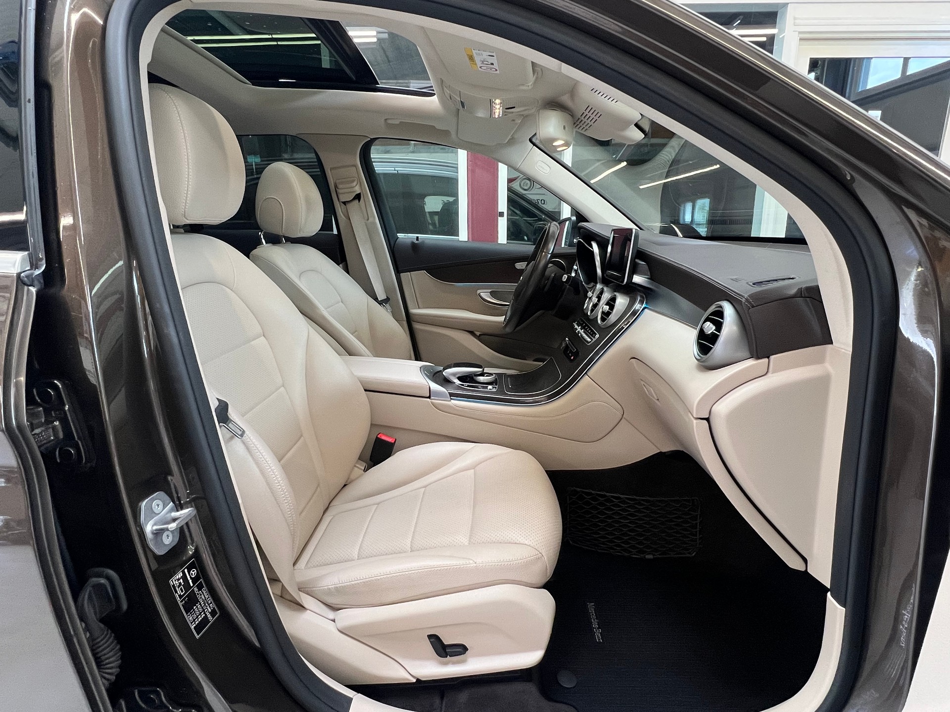 MERCEDES-BENZ GLC 250 Exclusive 4Matic 9G-Tronic-image-14