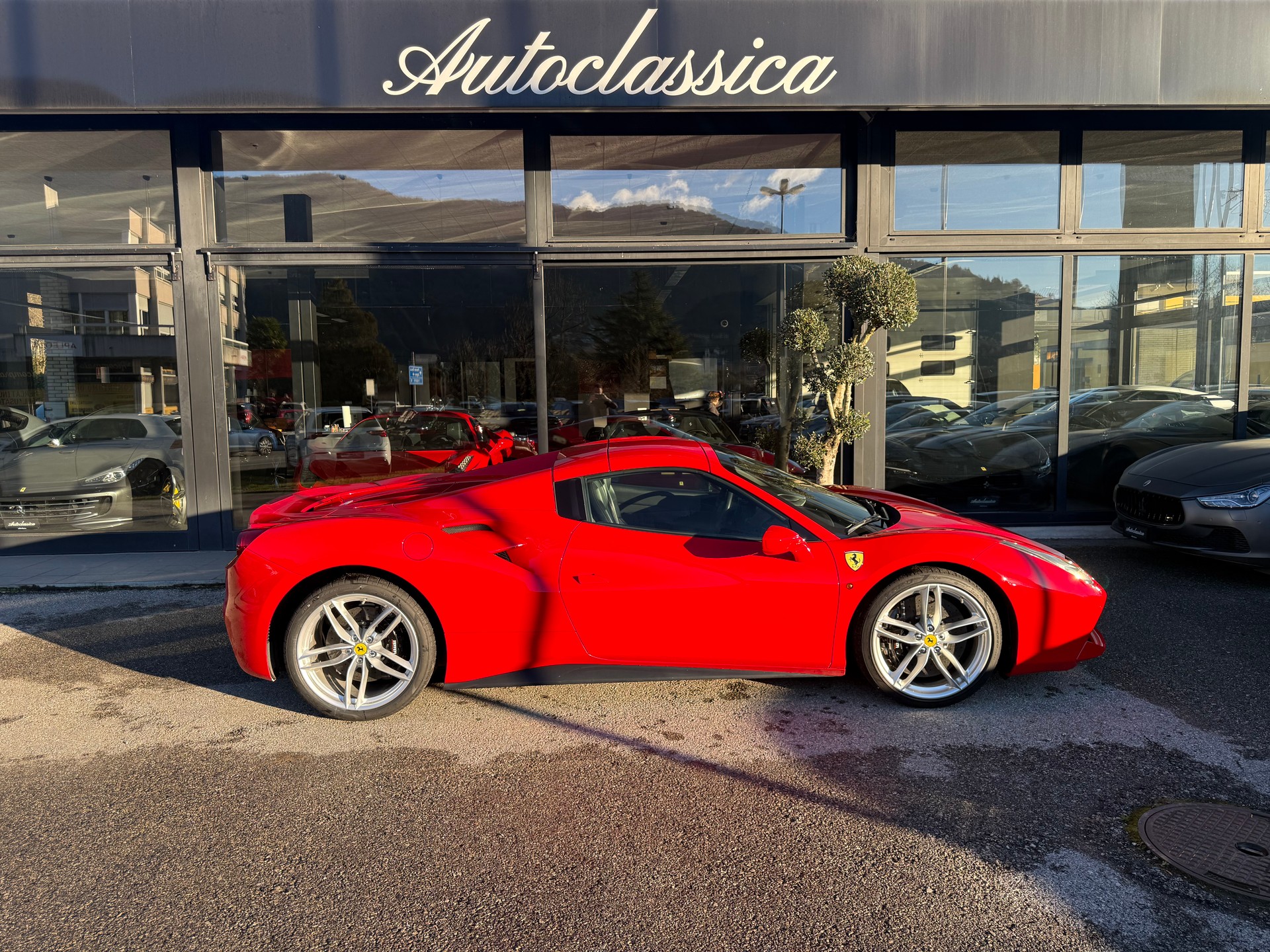 FERRARI 488 Spider 3.9 V8-image-4