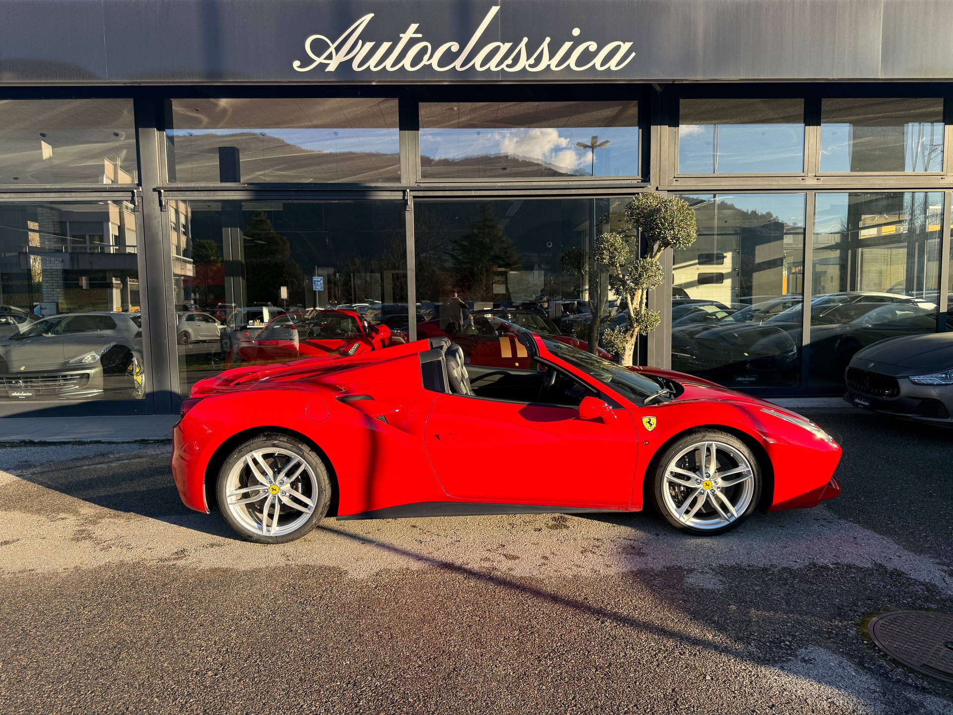 FERRARI 488 Spider 3.9 V8-image-3