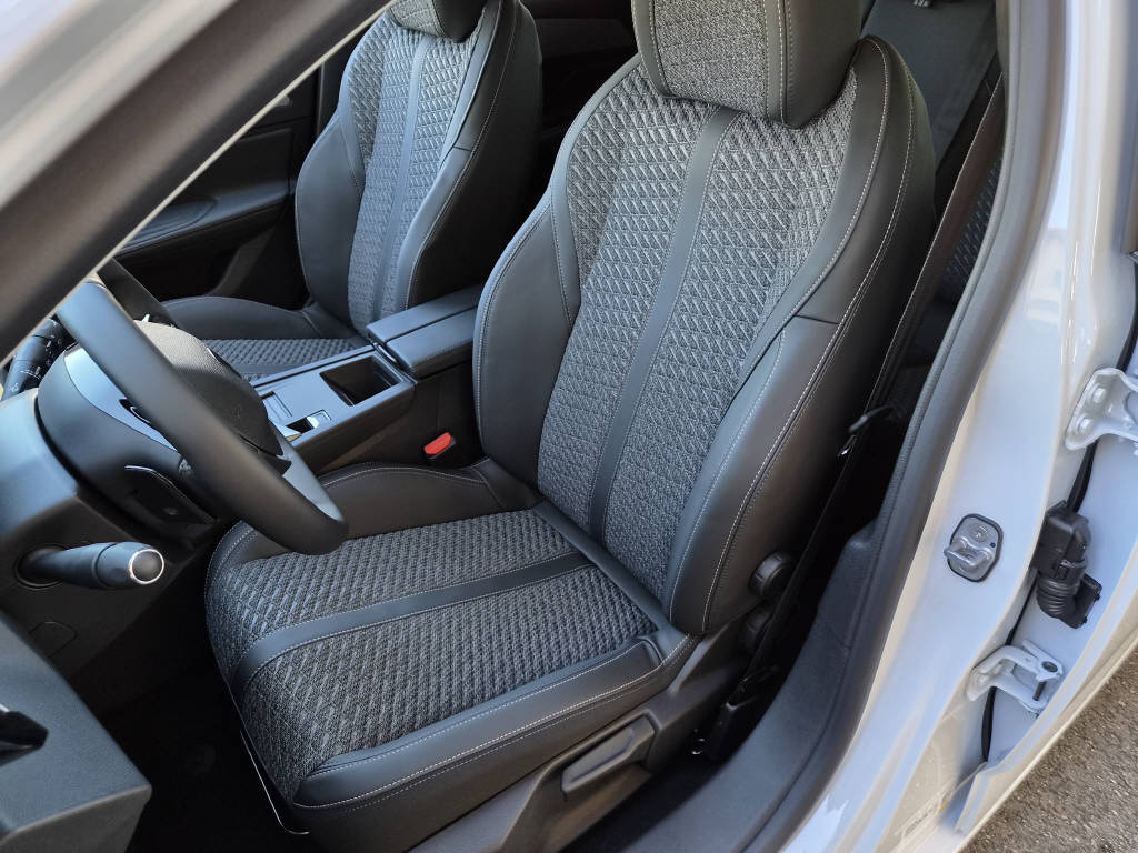 PEUGEOT 308 e-Allure 156cv-image-8