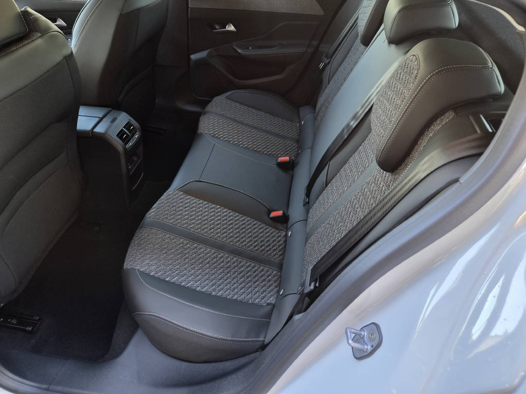 PEUGEOT 308 e-Allure 156cv-image-9