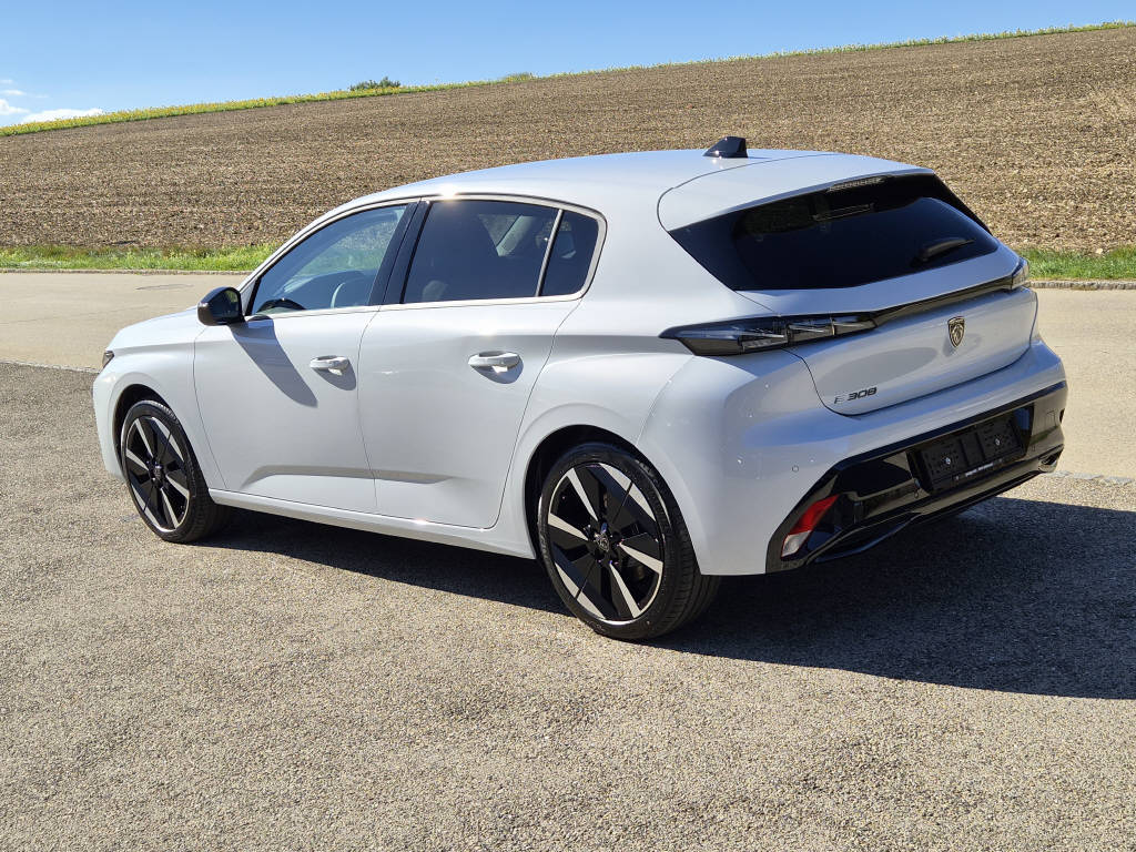 PEUGEOT 308 e-Allure 156cv-image-2