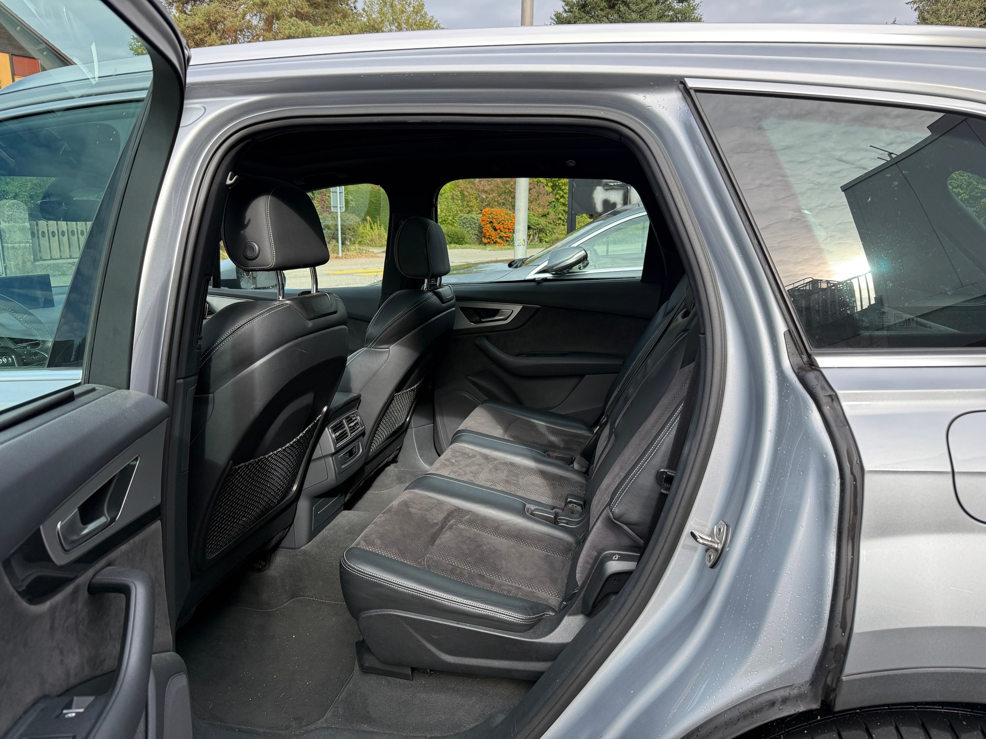 AUDI Q7 e-tron 3.0 TDI quattro tiptronic-image-15