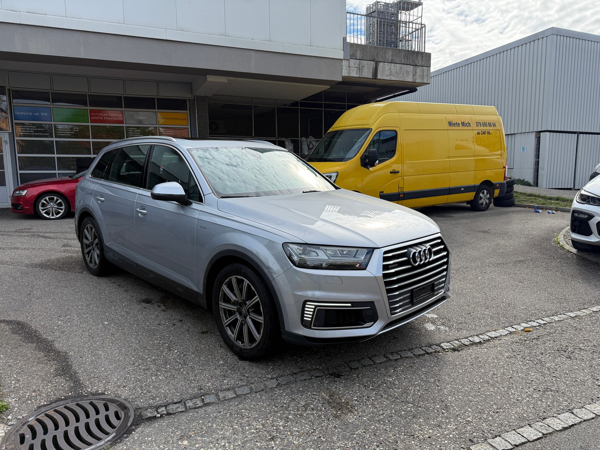 AUDI Q7 e-tron 3.0 TDI quattro tiptronic-image-4