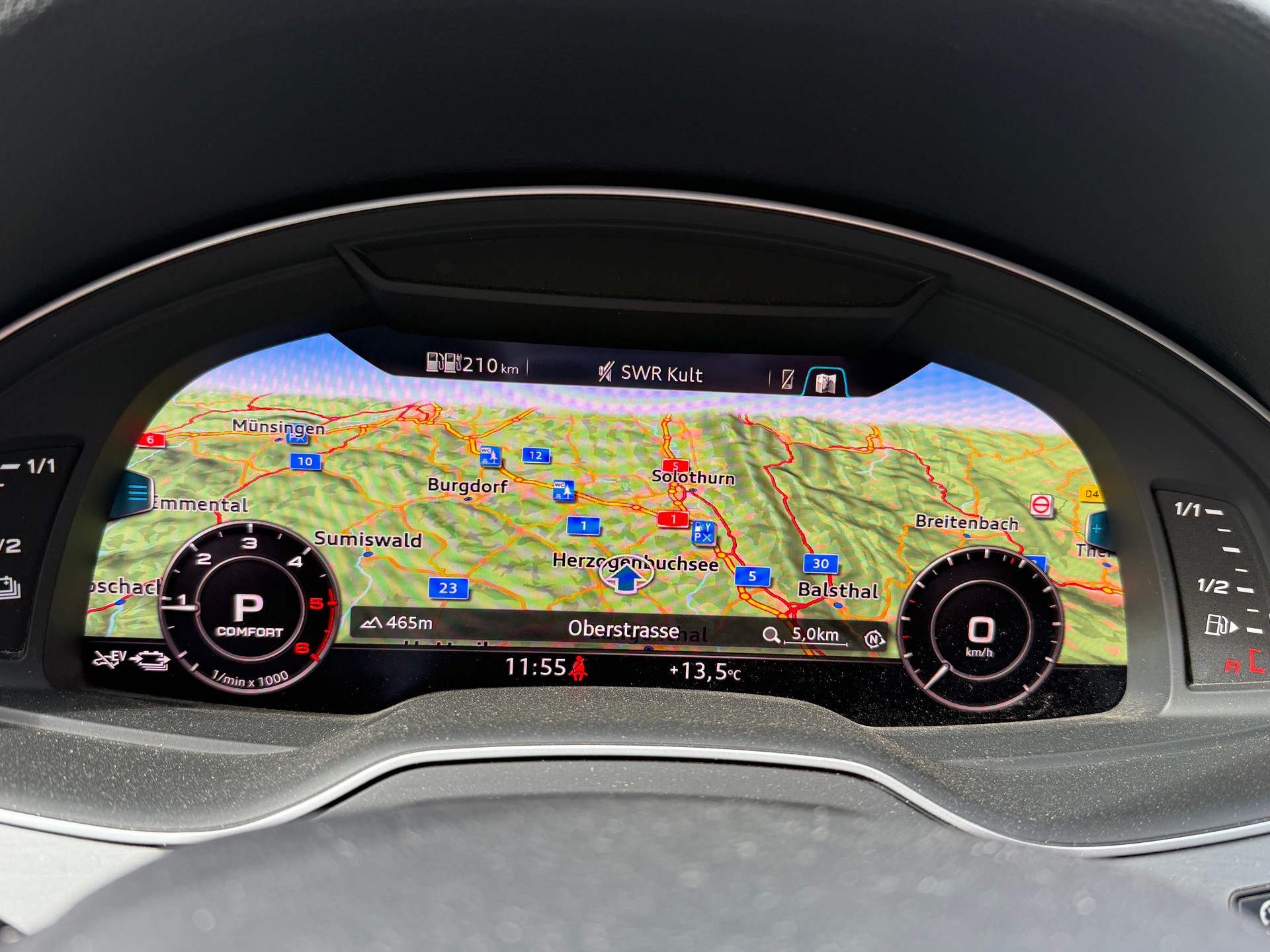 AUDI Q7 e-tron 3.0 TDI quattro tiptronic-image-10