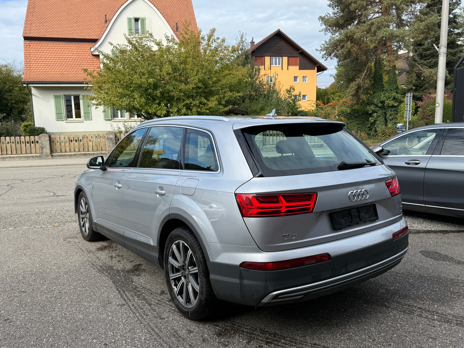 AUDI Q7 e-tron 3.0 TDI quattro tiptronic-image-6