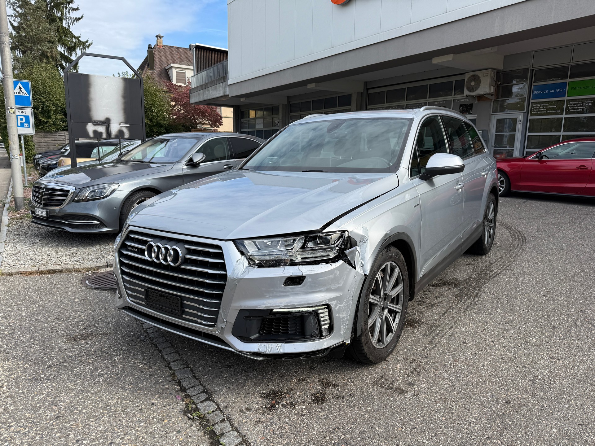 AUDI Q7 e-tron 3.0 TDI quattro tiptronic-image-0