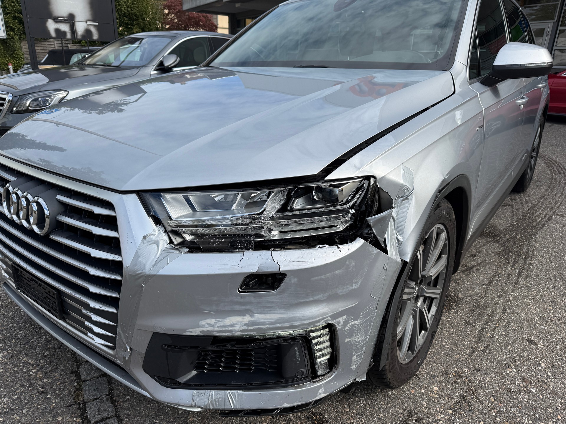 AUDI Q7 e-tron 3.0 TDI quattro tiptronic-image-2