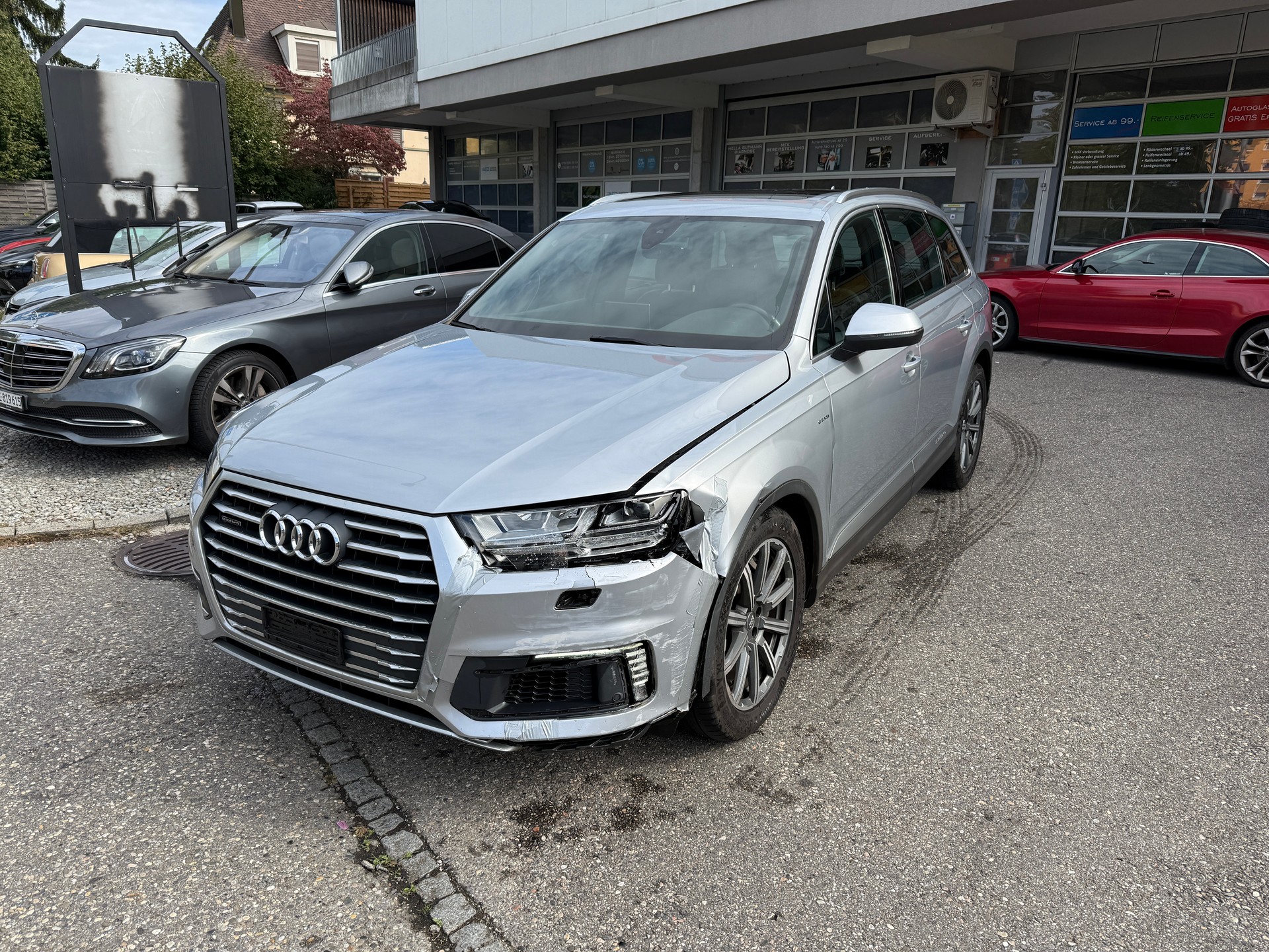 AUDI Q7 e-tron 3.0 TDI quattro tiptronic-image-1
