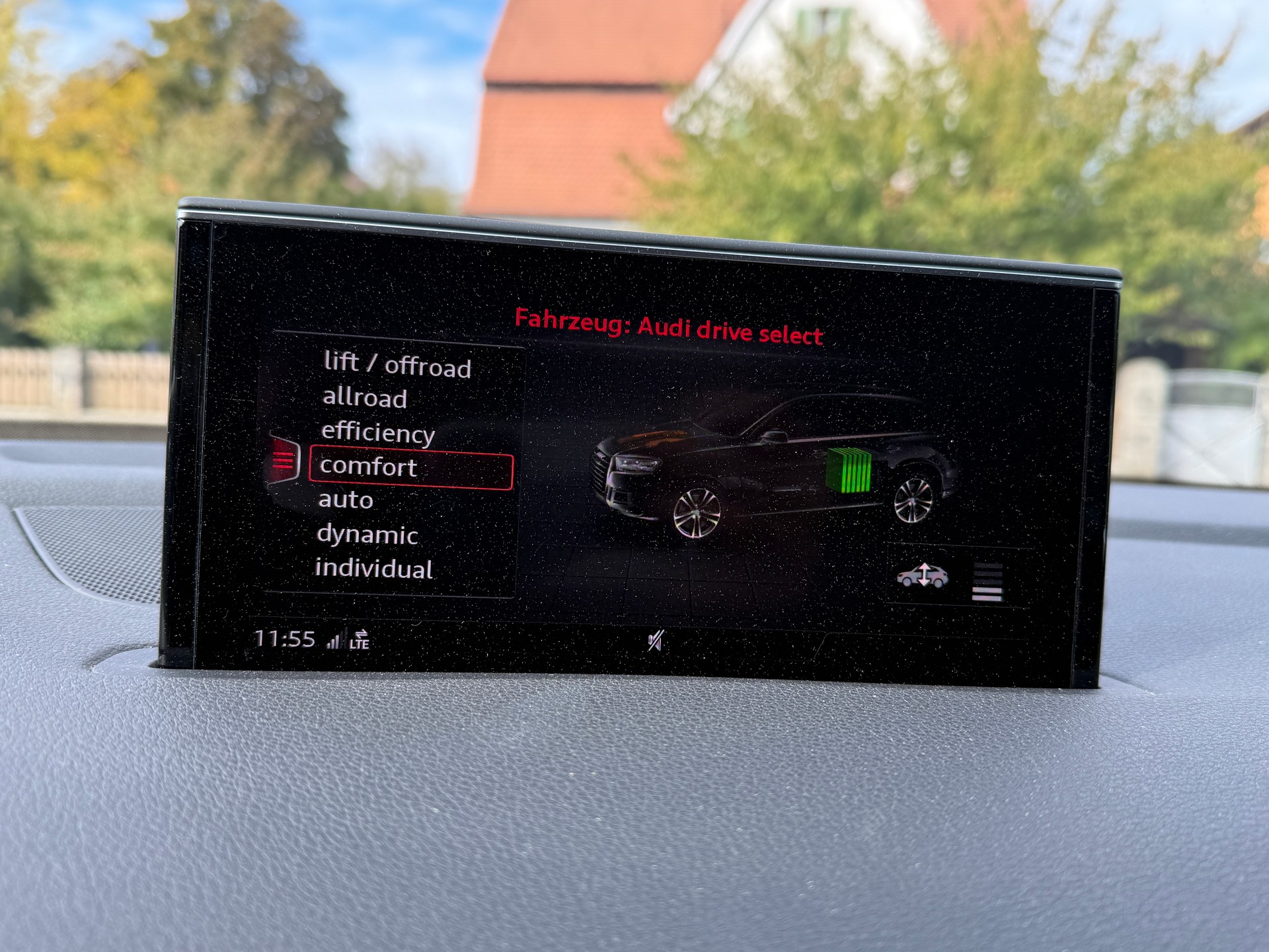 AUDI Q7 e-tron 3.0 TDI quattro tiptronic-image-12