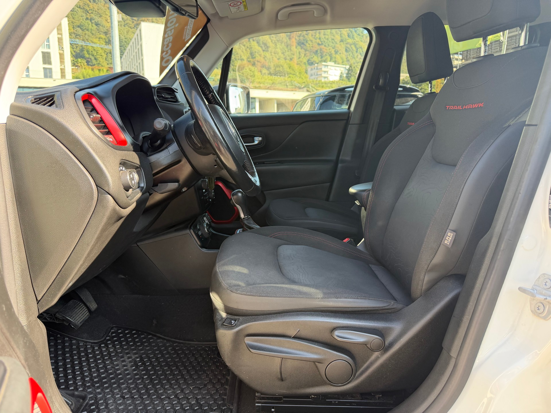 JEEP Renegade 2.0 MJ Trailhawk AWD + Low Range 9ATX-image-9