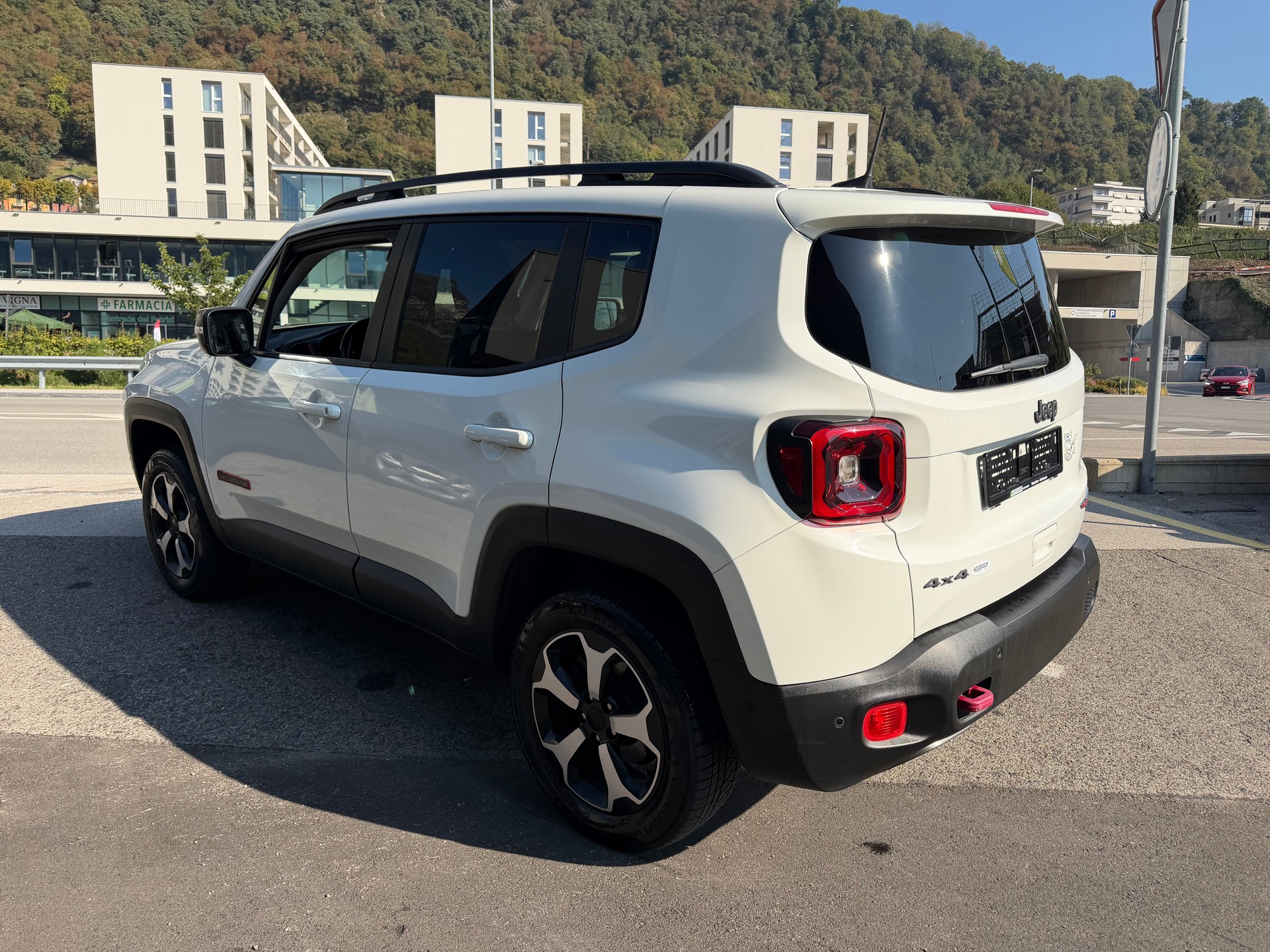 JEEP Renegade 2.0 MJ Trailhawk AWD + Low Range 9ATX-image-5