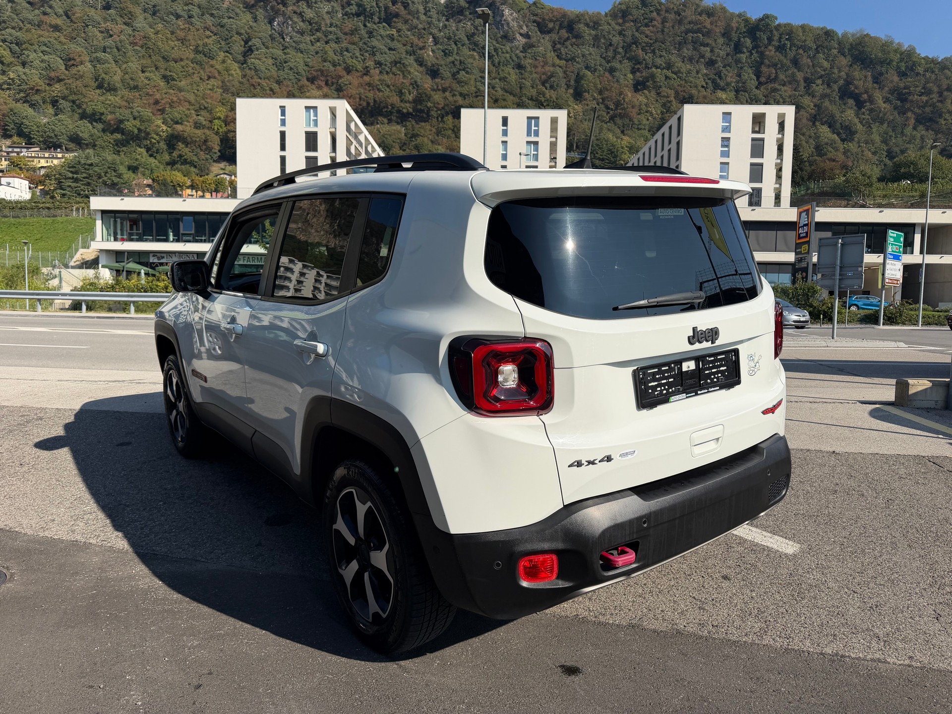 JEEP Renegade 2.0 MJ Trailhawk AWD + Low Range 9ATX-image-6