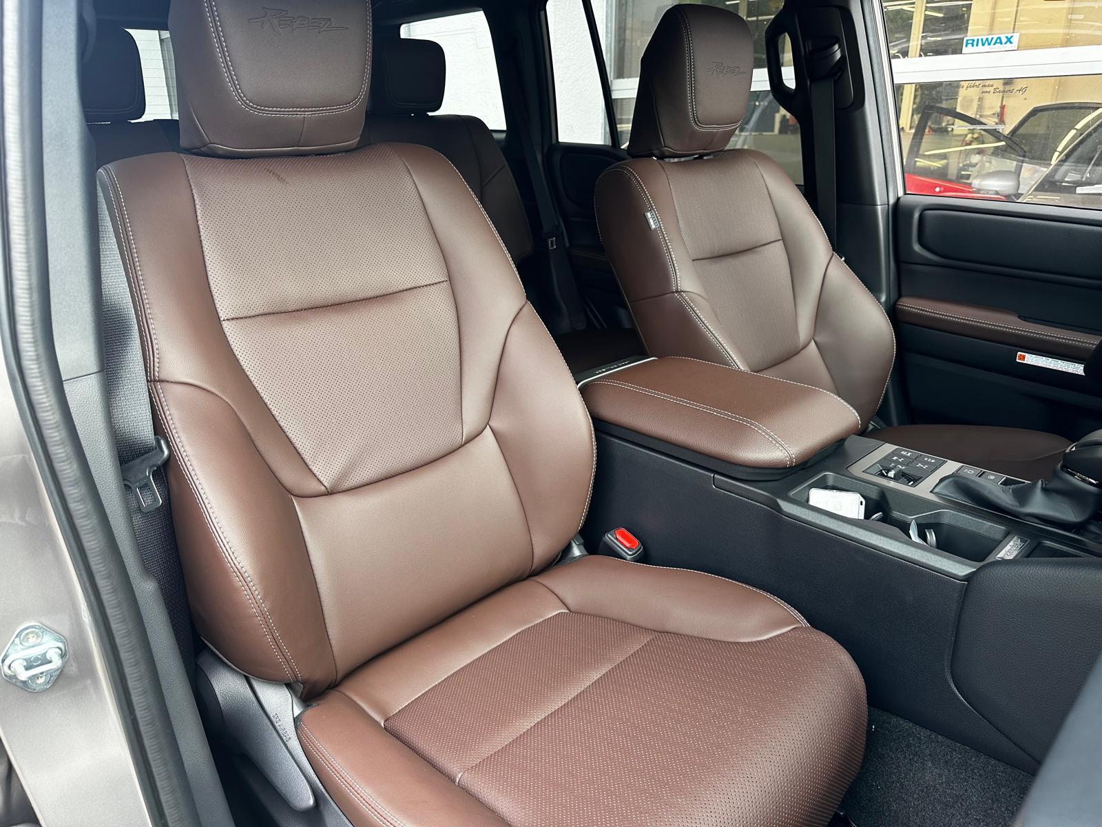 TOYOTA Land Cruiser 2.8 D 48V 230 Rebel-image-14