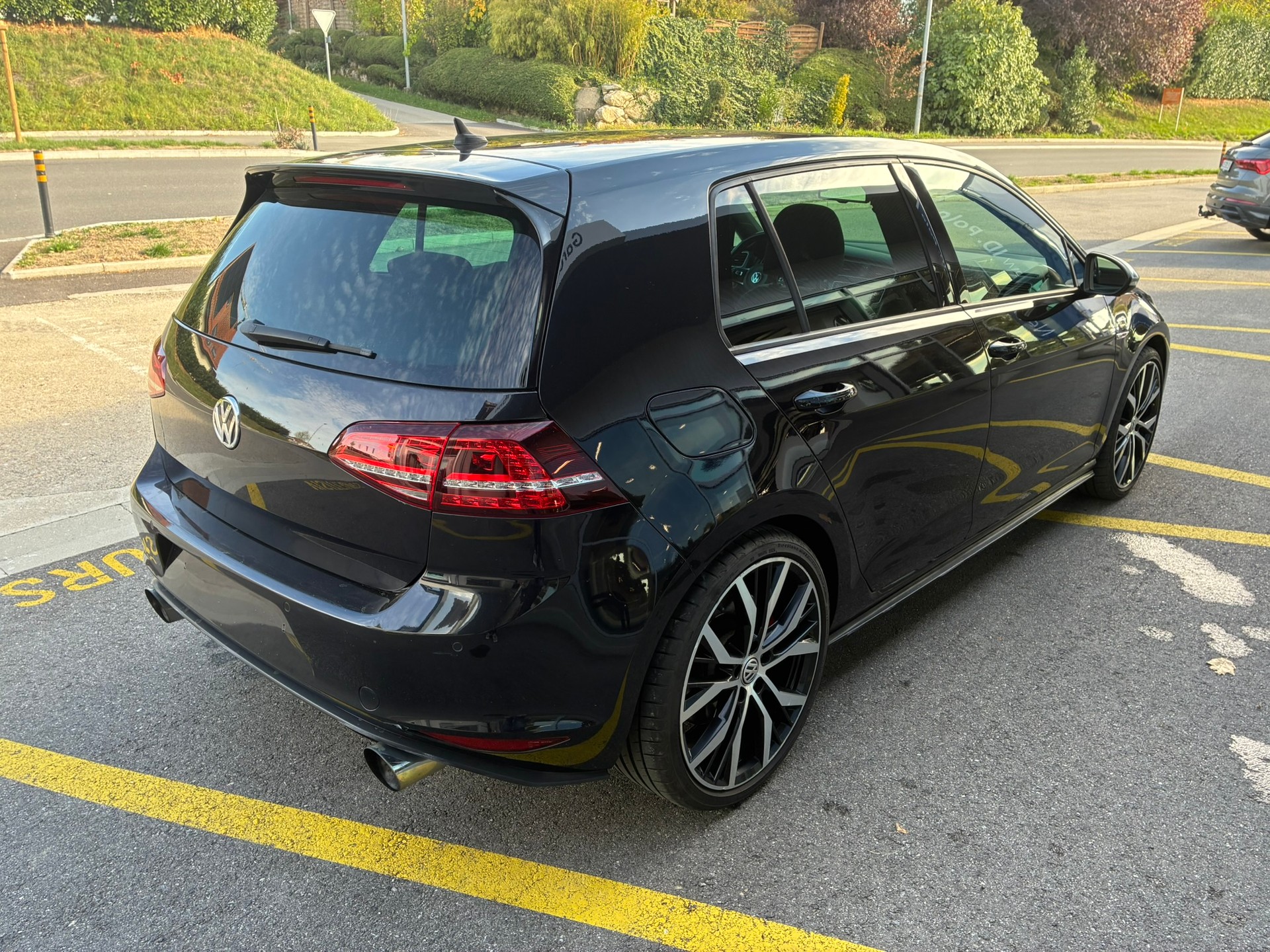 VW Golf 2.0 TSI GTI Performance DSG-showroom-element-1