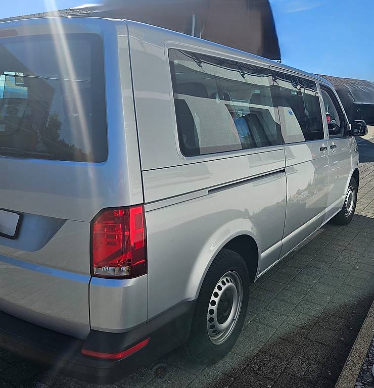 VW Caravelle-image-2