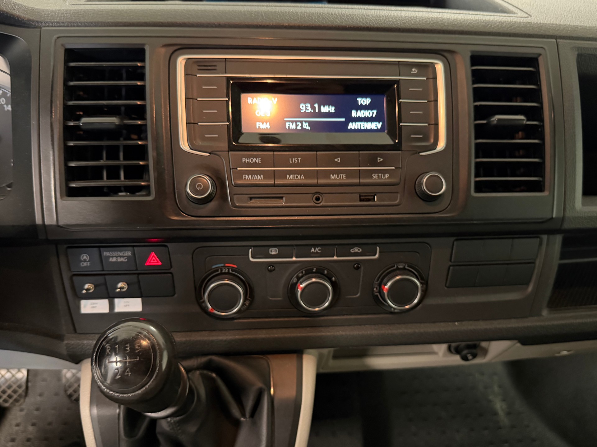 VW T6 2.0 TDI 4Motion-image-7