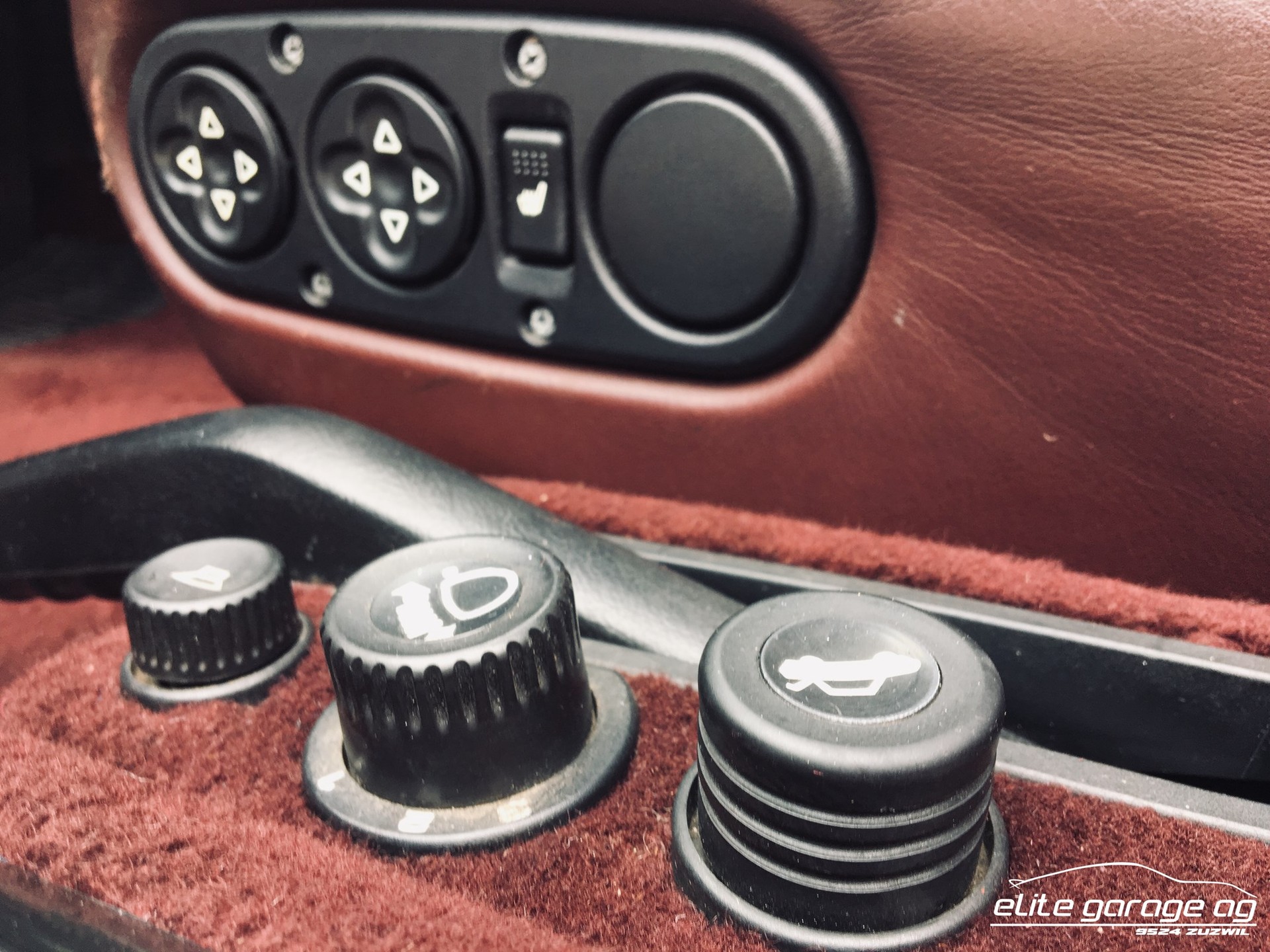 PORSCHE 928 S-image-15