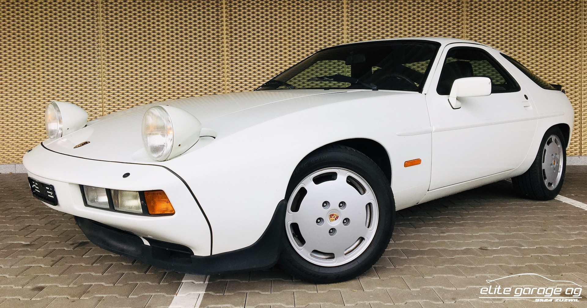 PORSCHE 928 S-image-0