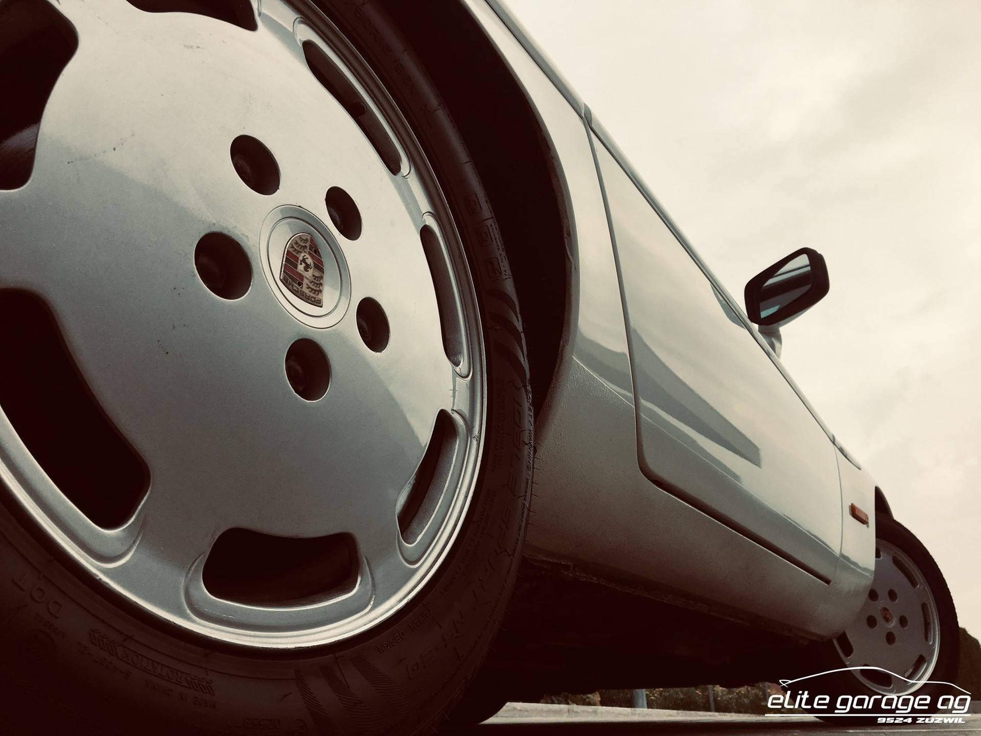 PORSCHE 928 S-image-8
