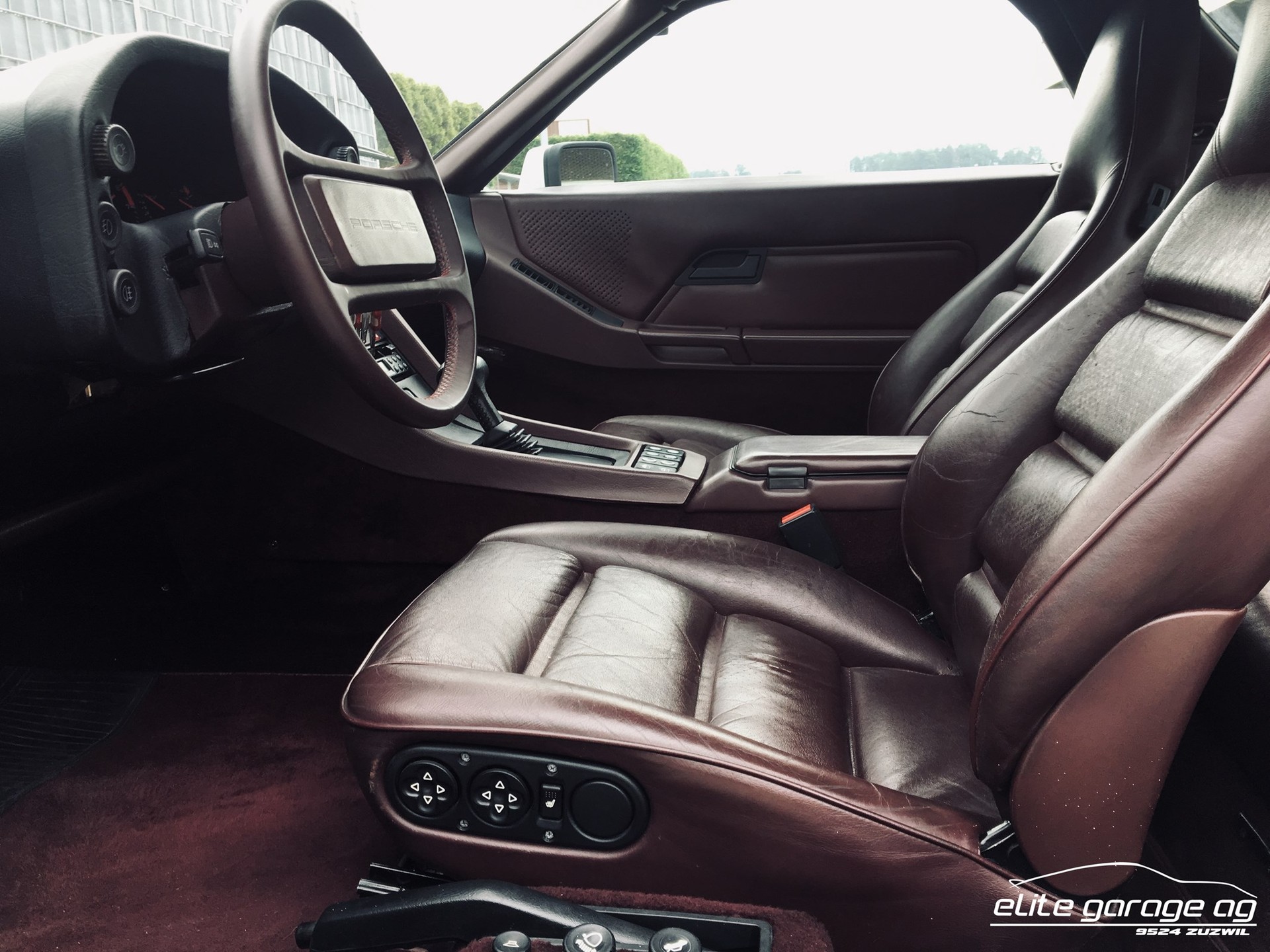 PORSCHE 928 S-image-10