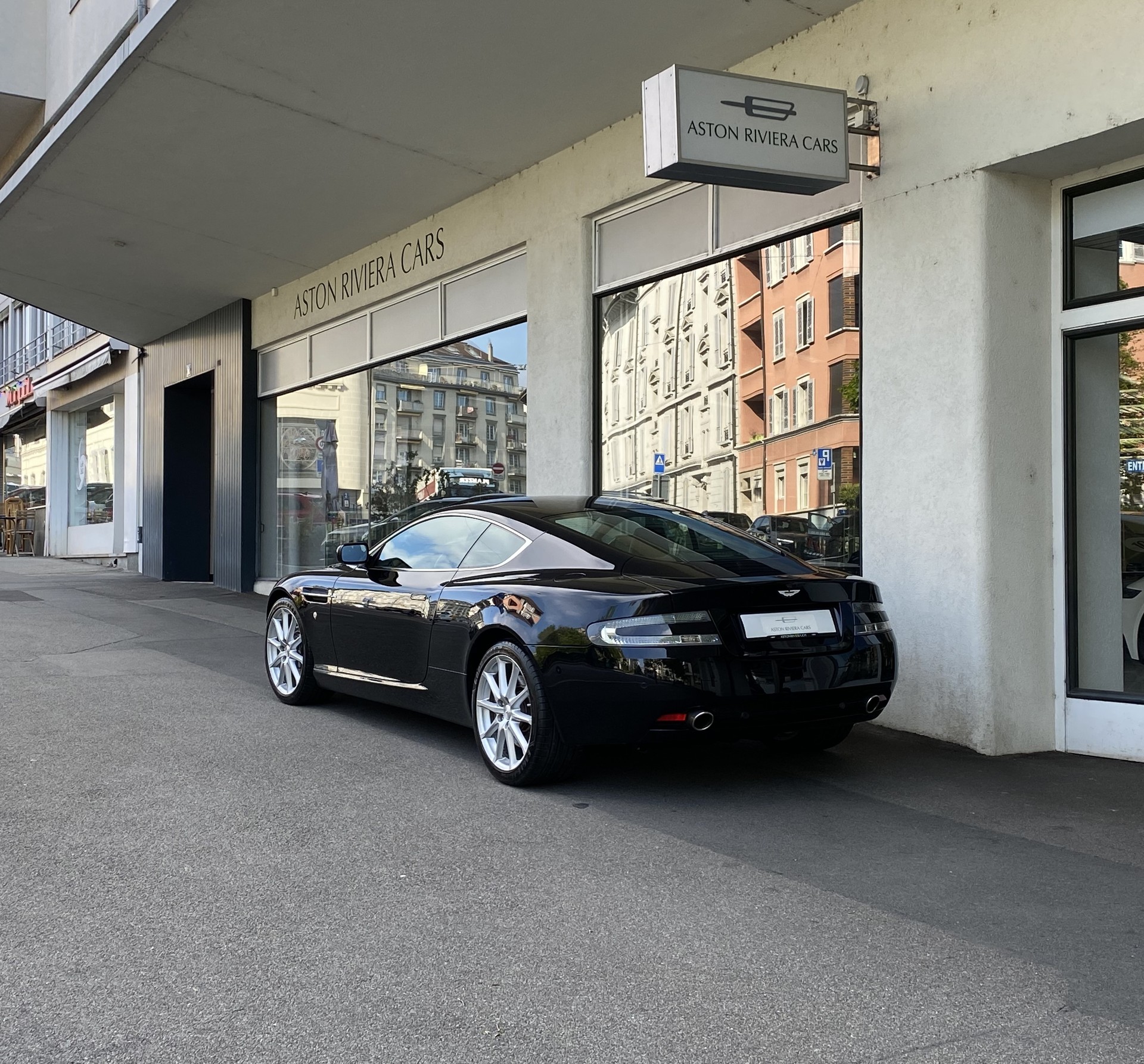 ASTON MARTIN DB9 Touchtronic 2-image-1