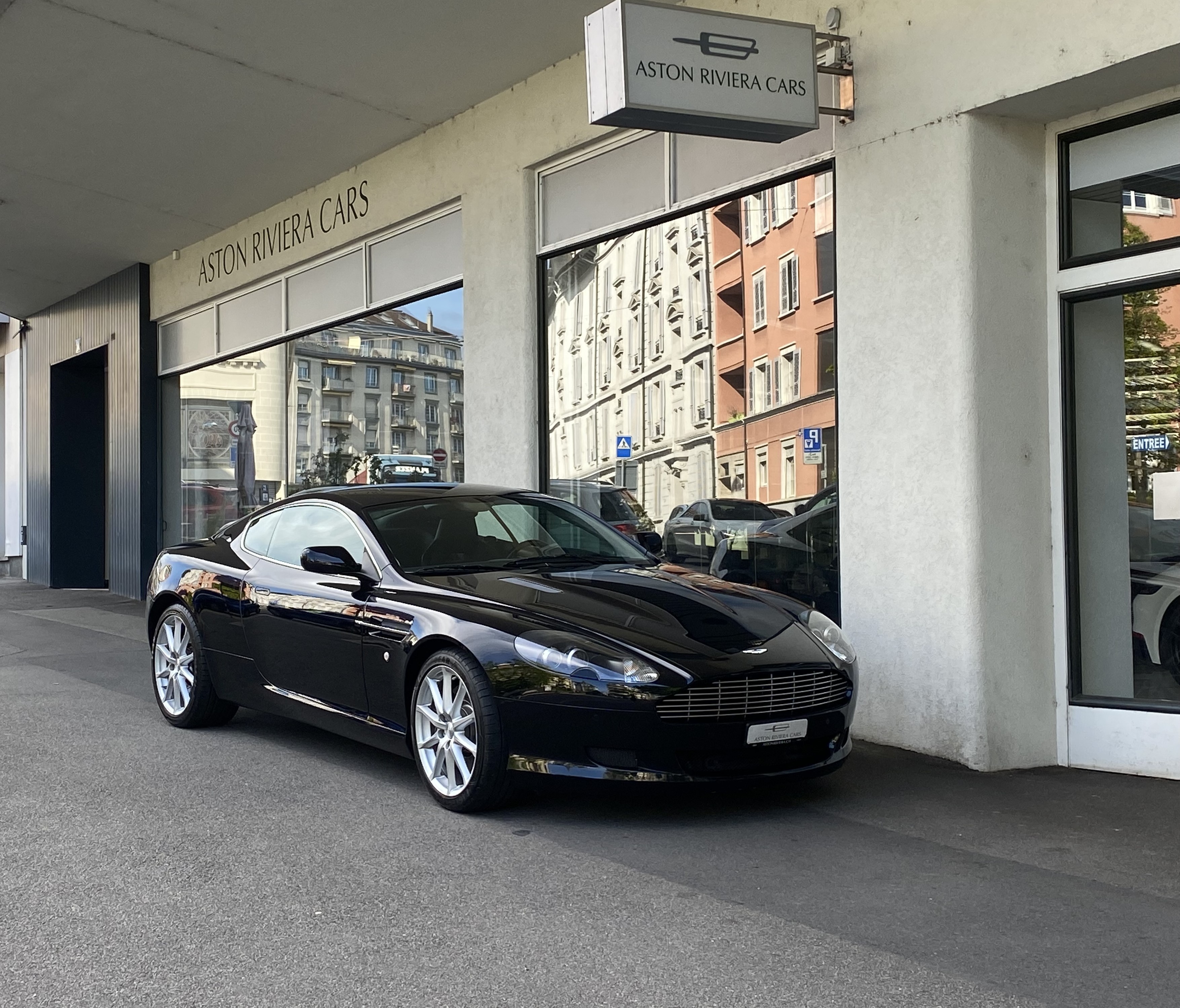 ASTON MARTIN DB9 Touchtronic 2 (Coupé) Aston Martin ASTON MARTIN DB9 Touchtronic 2 (Coupé)