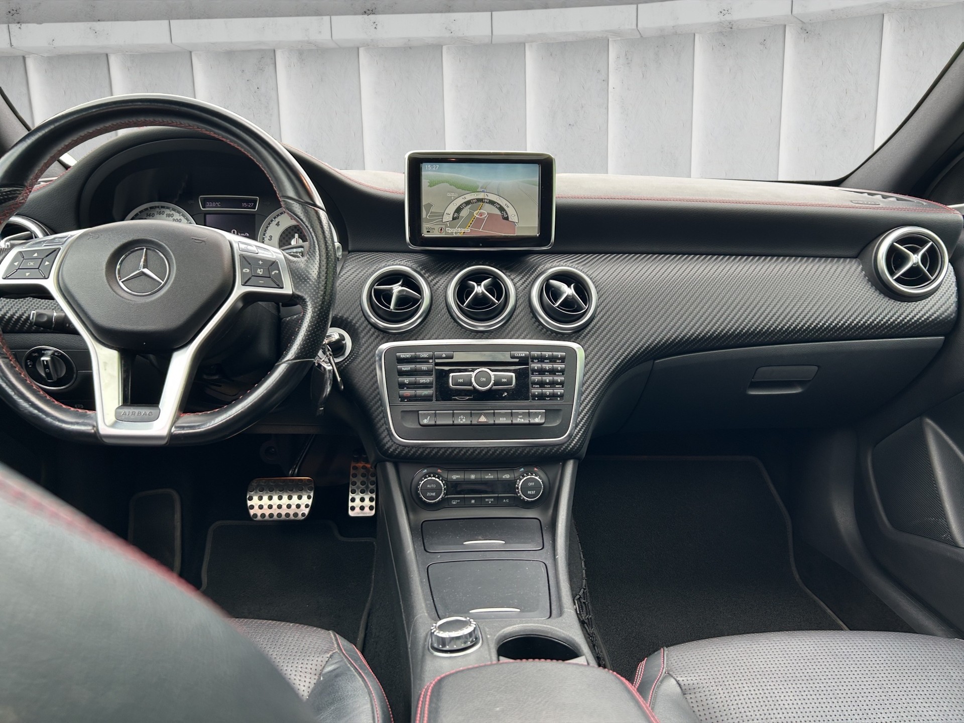 MERCEDES-BENZ A 250 AMG Line 7G-DCT-image-13
