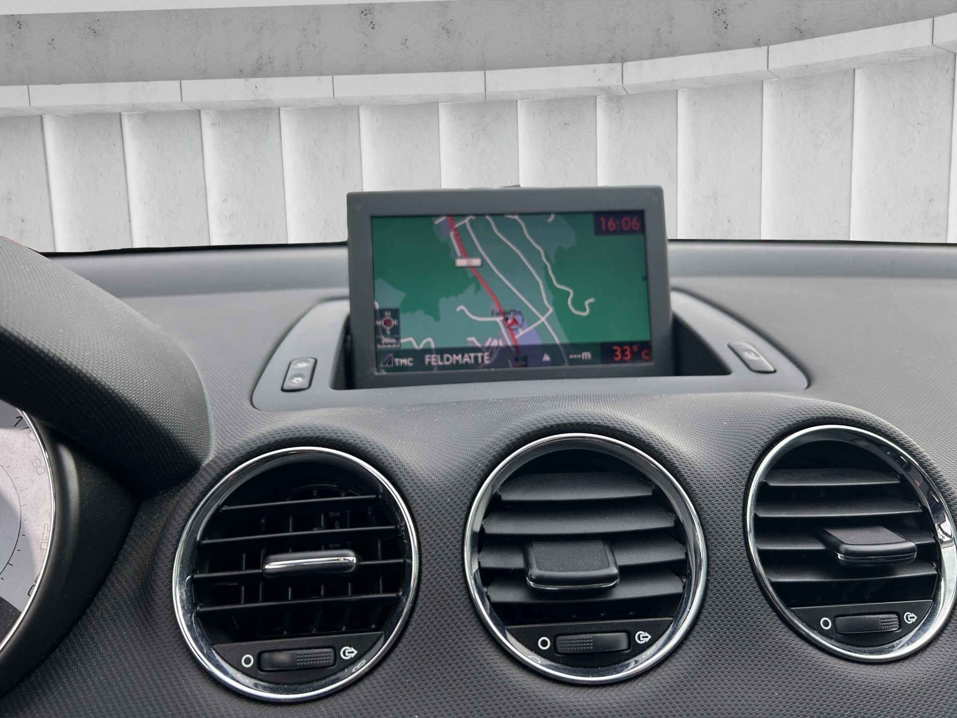 MERCEDES-BENZ A 250 AMG Line 7G-DCT-image-14