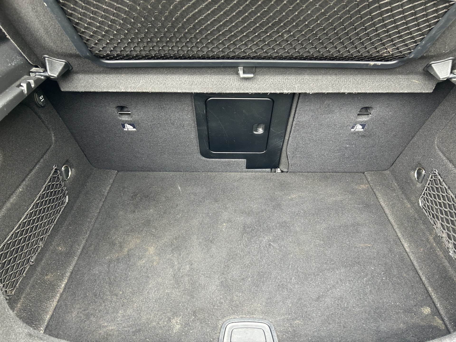 MERCEDES-BENZ A 250 AMG Line 7G-DCT-image-15