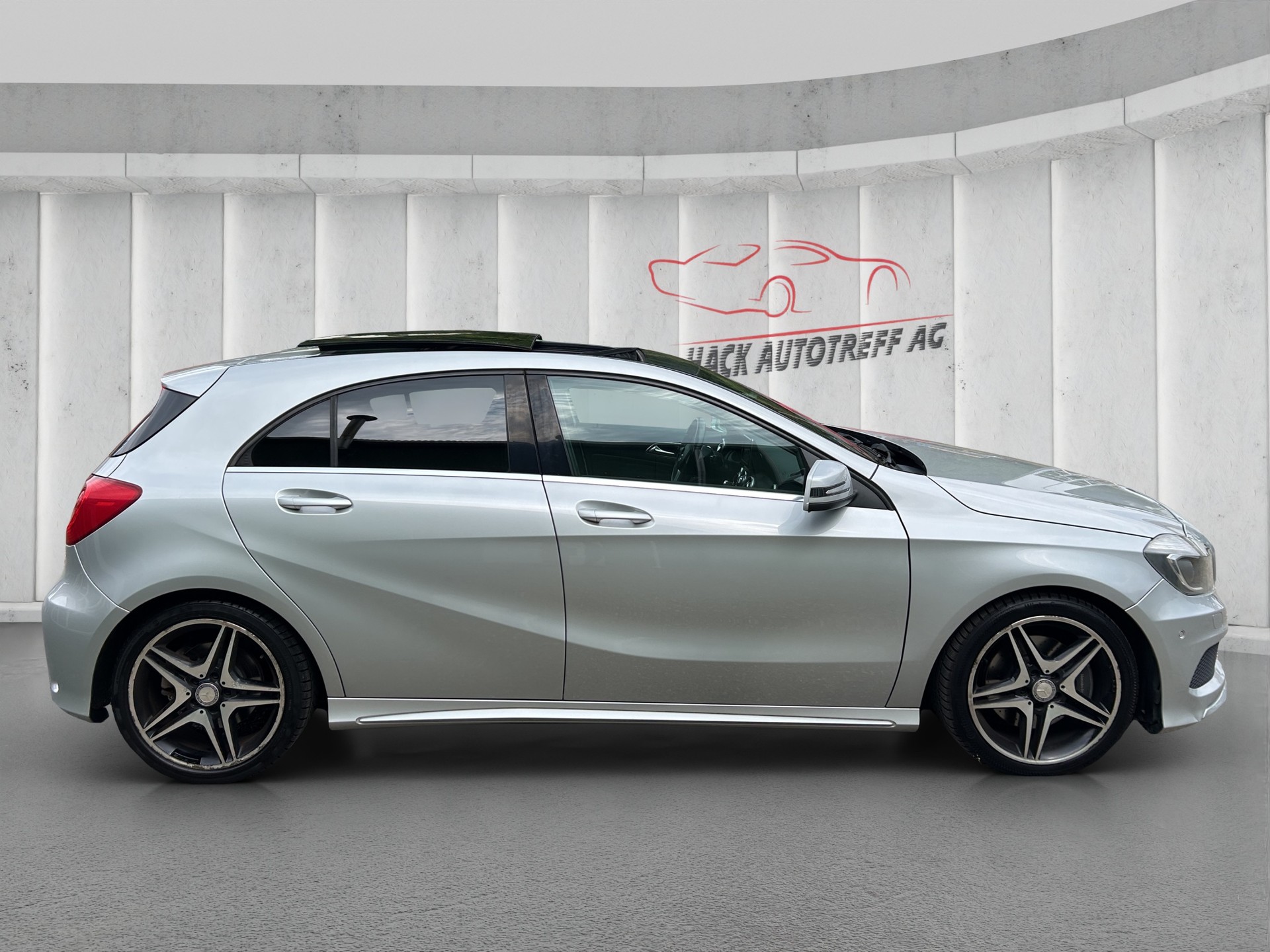 MERCEDES-BENZ A 250 AMG Line 7G-DCT-image-8