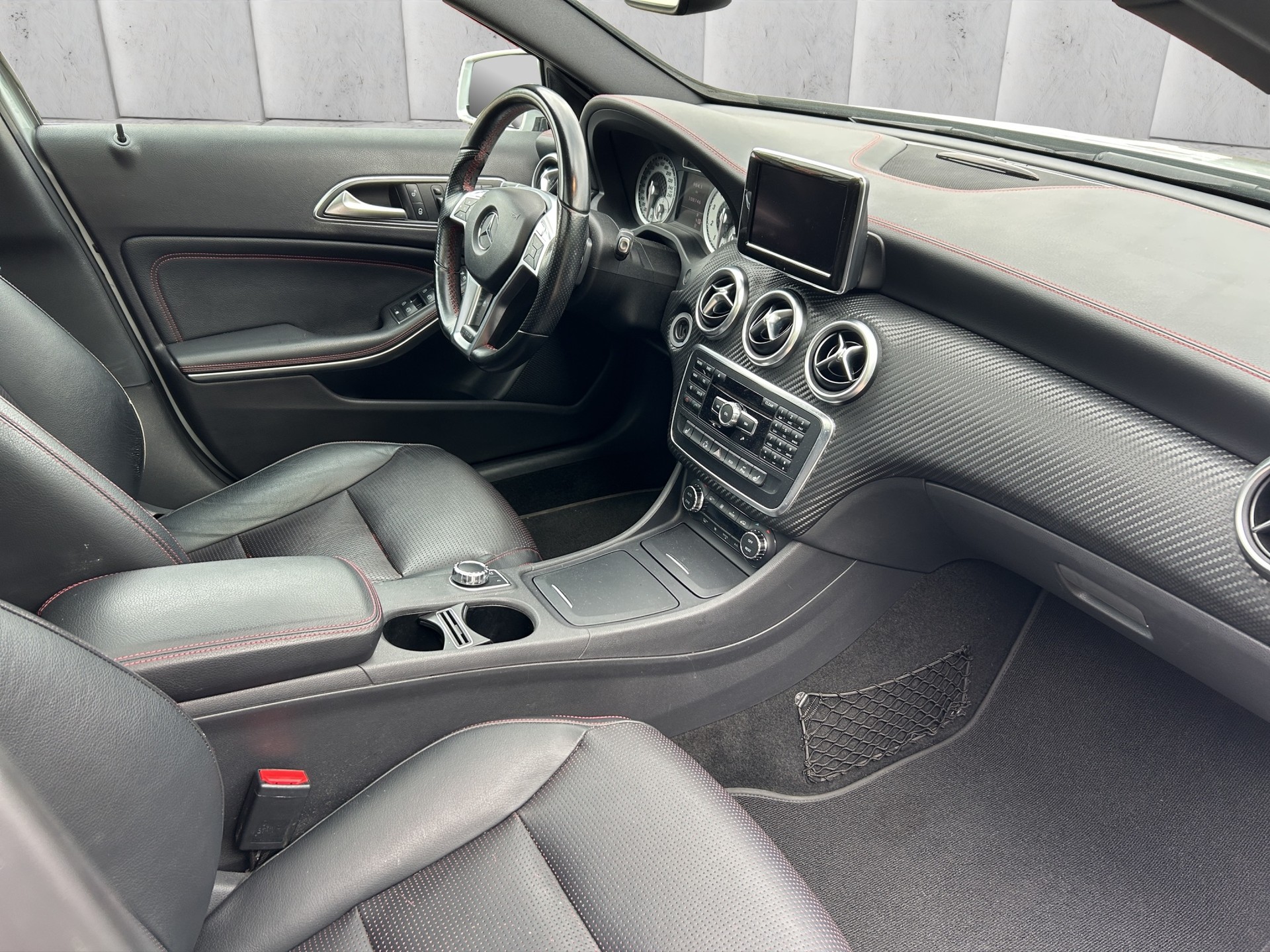 MERCEDES-BENZ A 250 AMG Line 7G-DCT-image-10