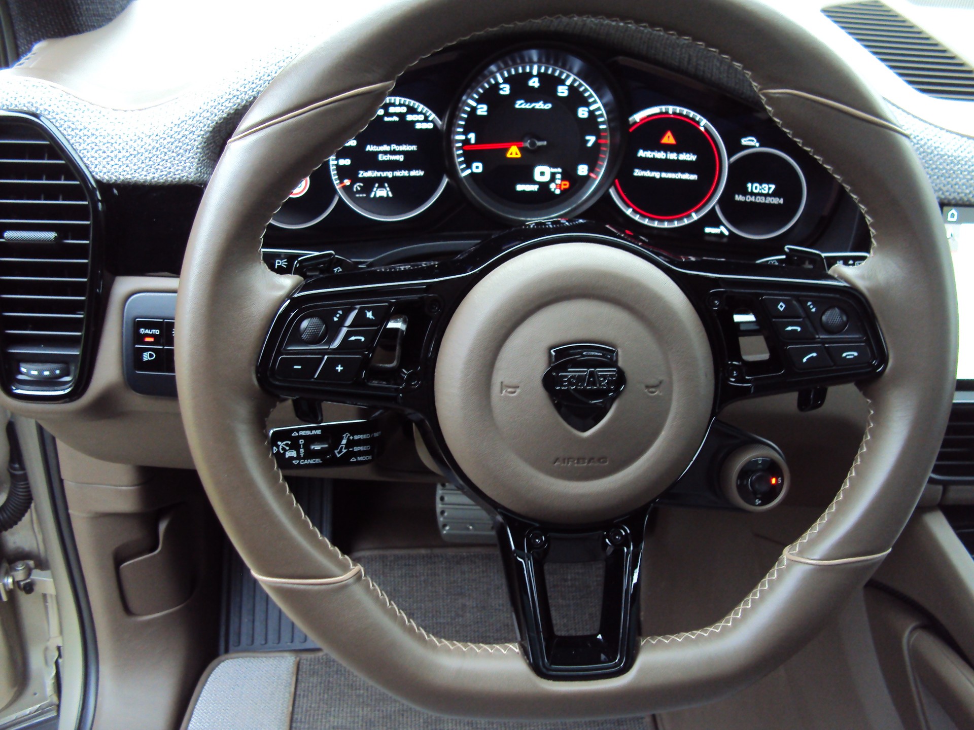 PORSCHE Cayenne Turbo Techart & Rolf Benz Ausstattung-image-9