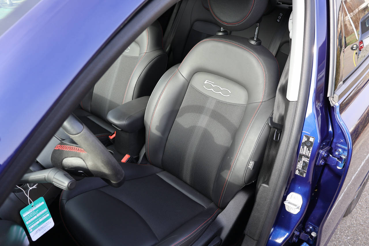 FIAT 500X 1.5 Hybrid Dolcevita Sport-image-12