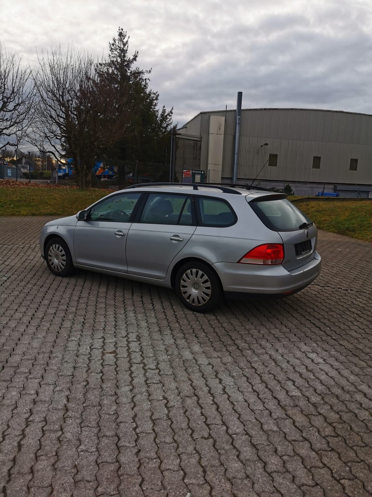 VW Golf Variant 1.9 TDI Trendline-image-3