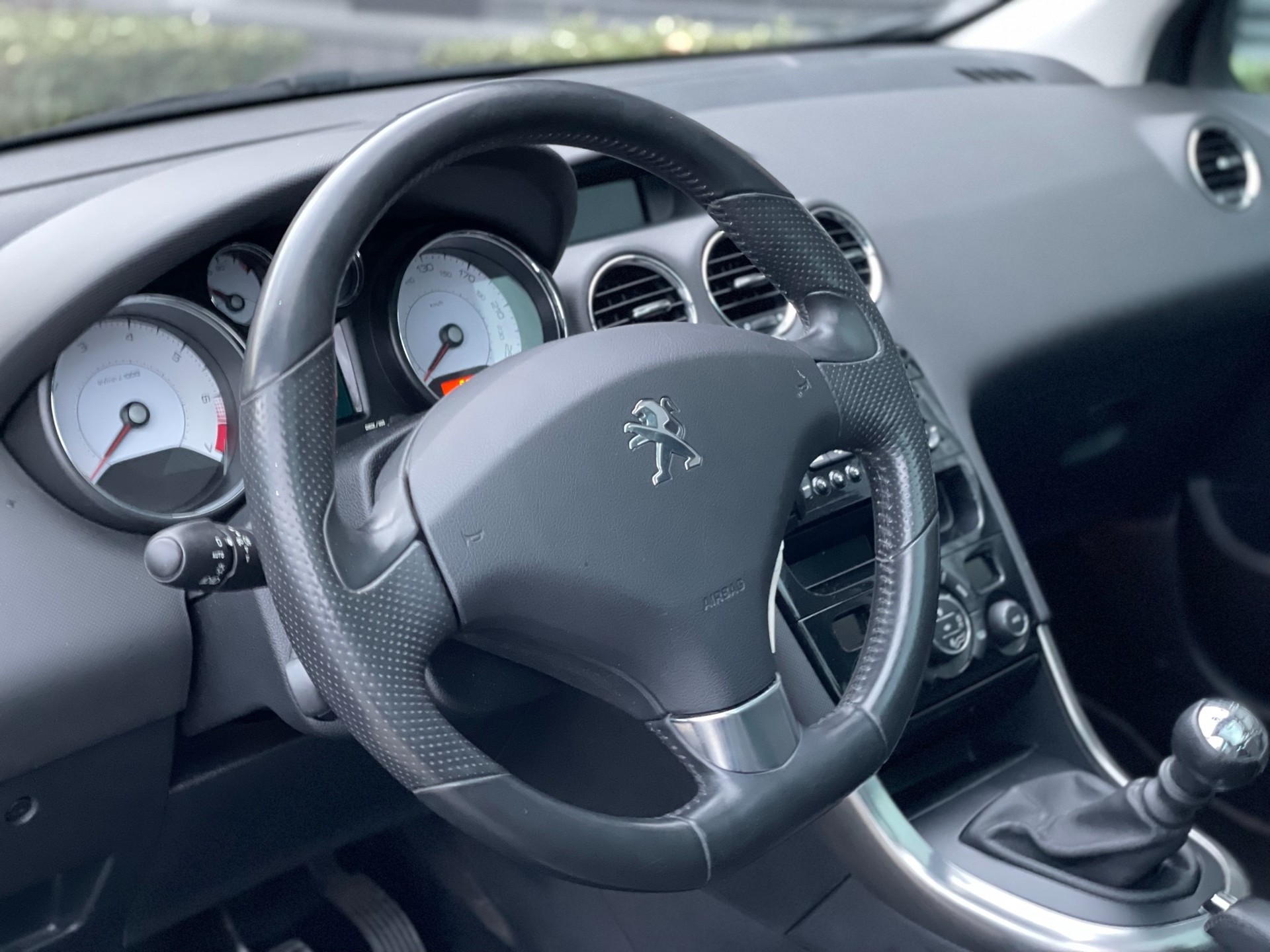 PEUGEOT 308 SW 1.6 16V Turbo Sport Pack-image-9