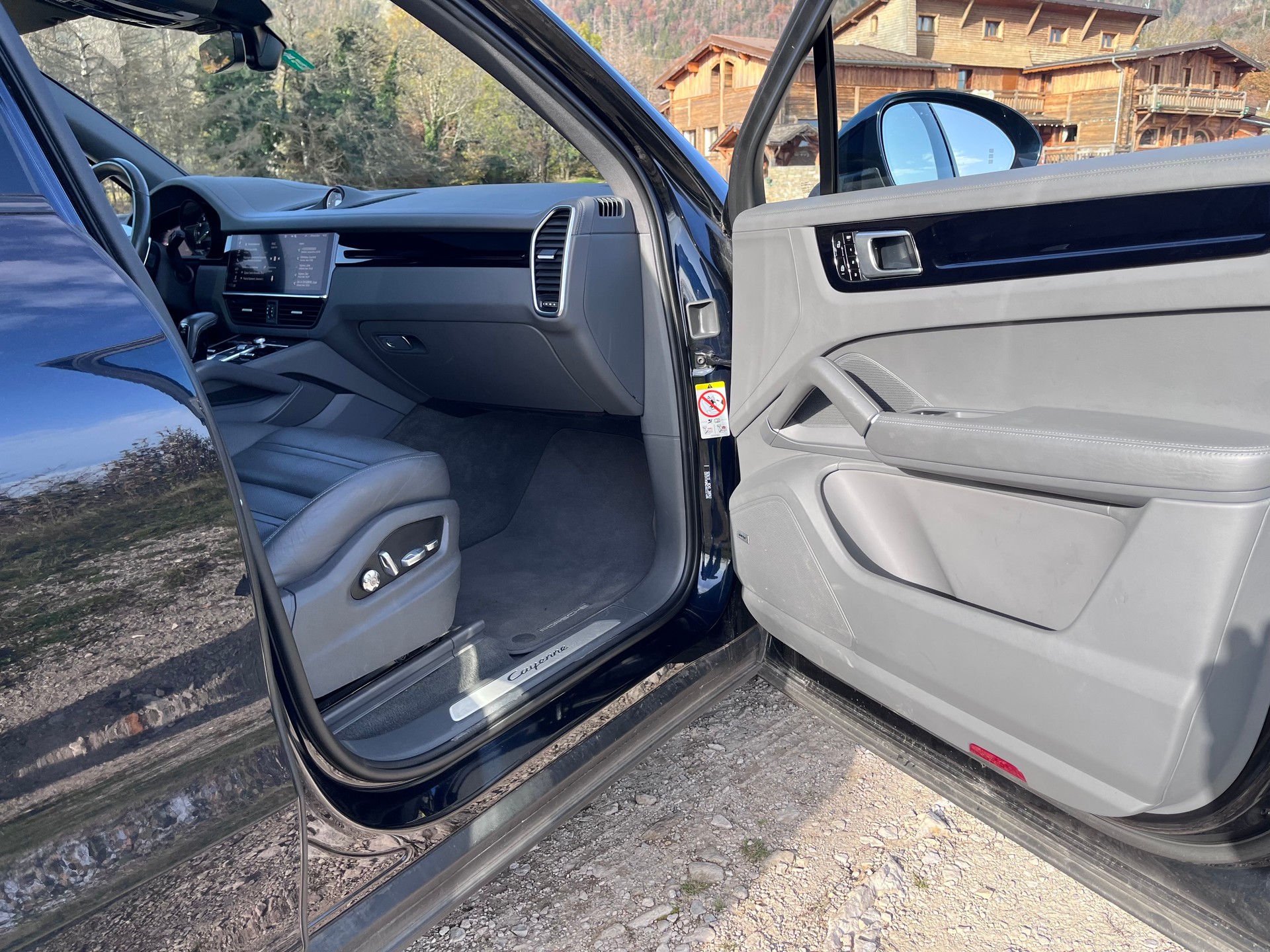 PORSCHE Cayenne E-Hybrid-image-6