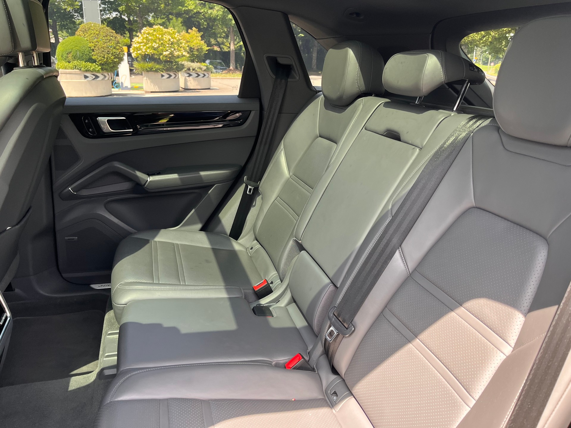 PORSCHE Cayenne E-Hybrid-image-11