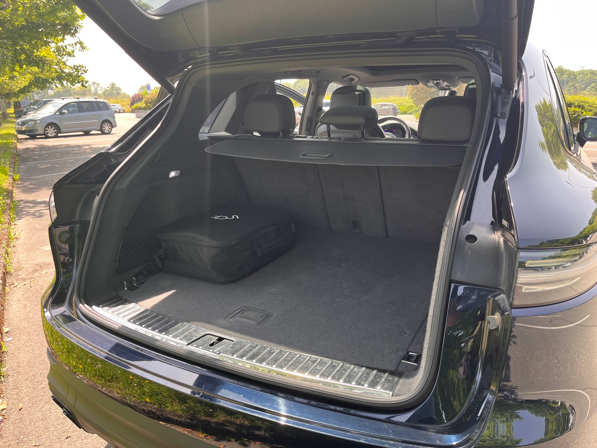 PORSCHE Cayenne E-Hybrid-image-14