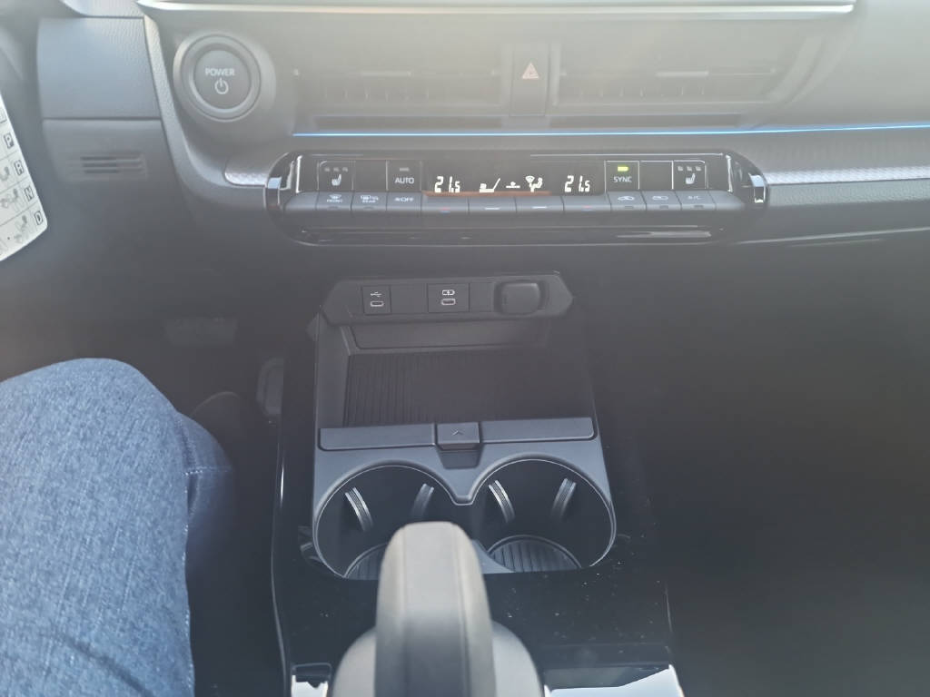 TOYOTA Prius 2.0 Plug-In-Hybrid Trend-image-11