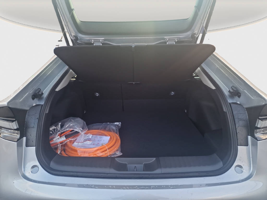 TOYOTA Prius 2.0 Plug-In-Hybrid Trend-image-14