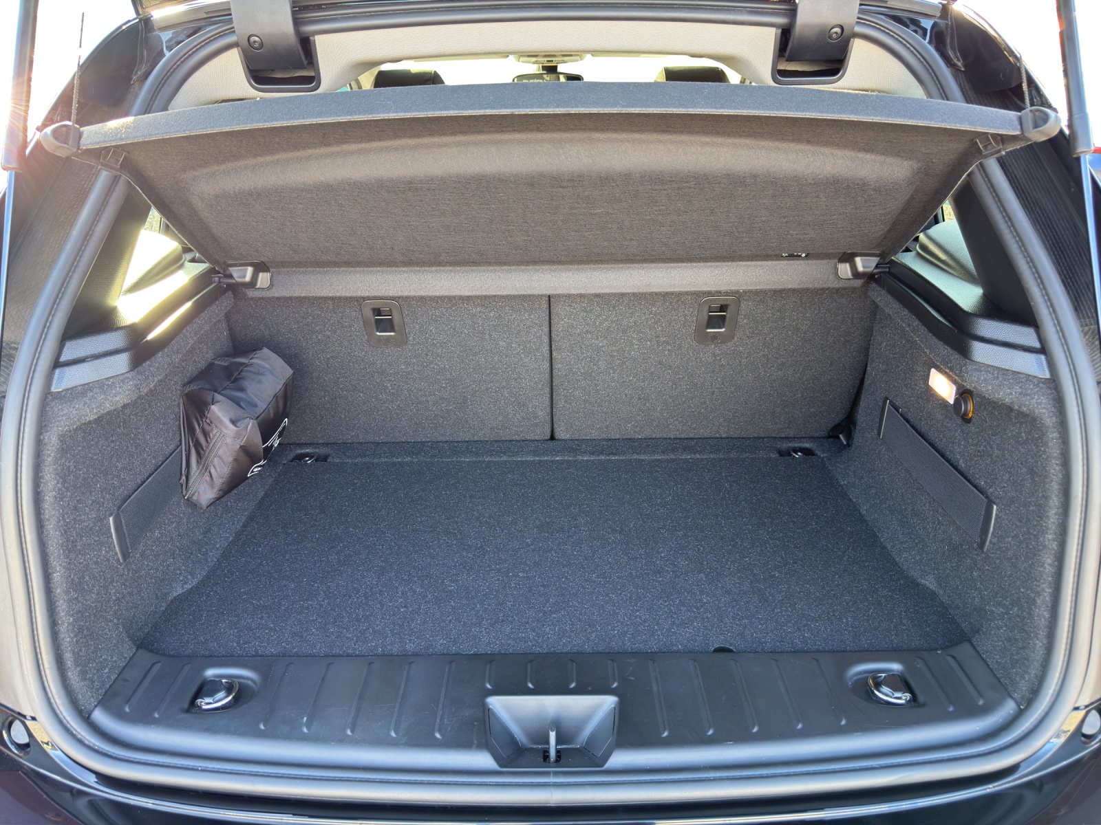 BMW i3s (120Ah) Unique Forever Edition-image-16