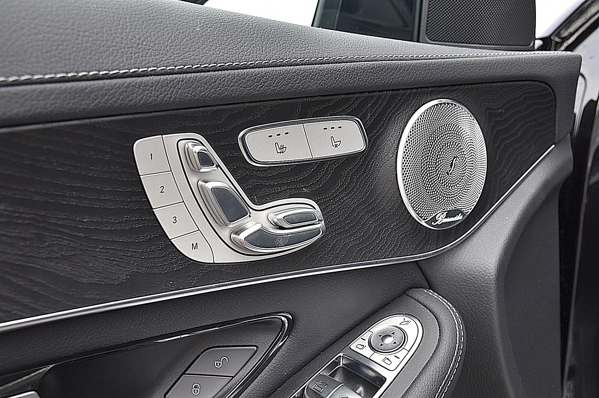 MERCEDES-BENZ GLC Coupé 400d AMG Line 4M-image-8