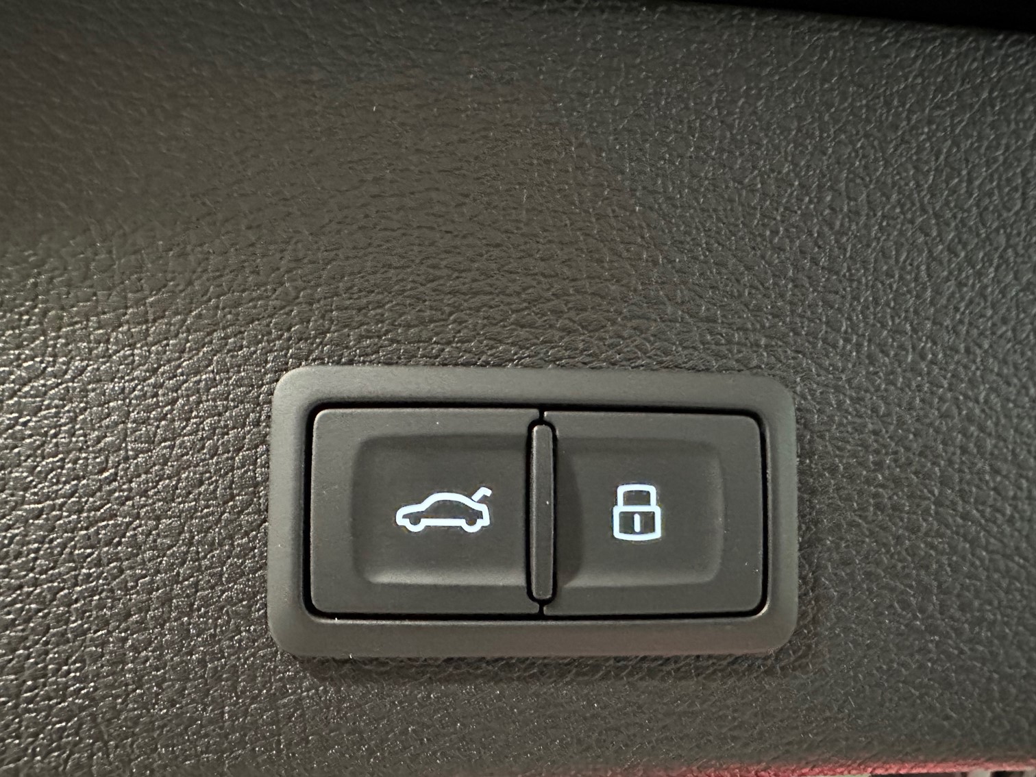 AUDI SQ2 TFSI quattro S-tronic-image-9