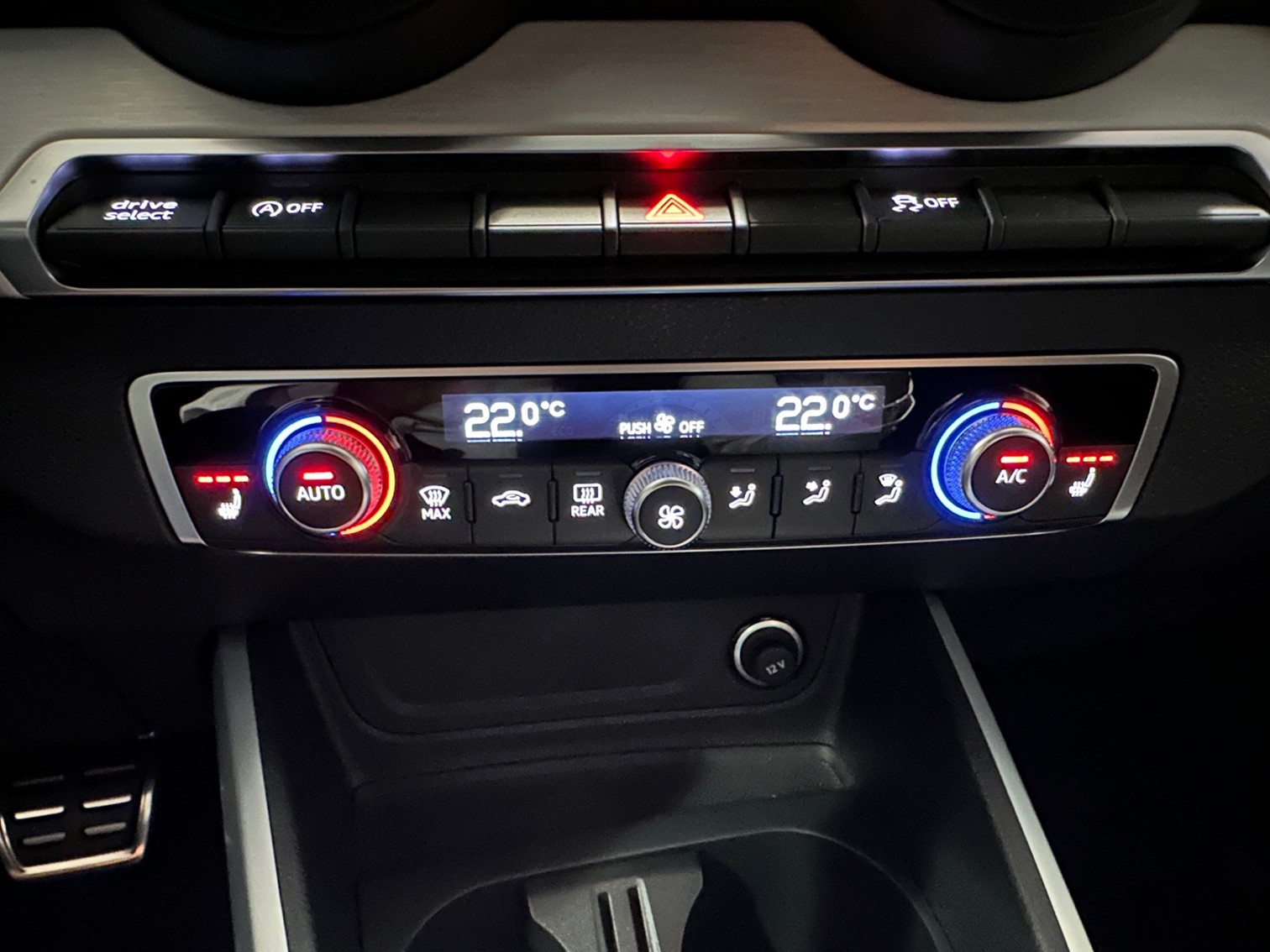 AUDI SQ2 TFSI quattro S-tronic-image-5