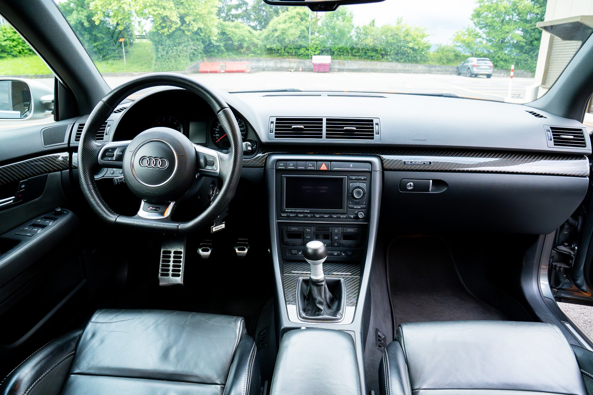 AUDI RS4 Avant 4.2 V8 quattro-image-5